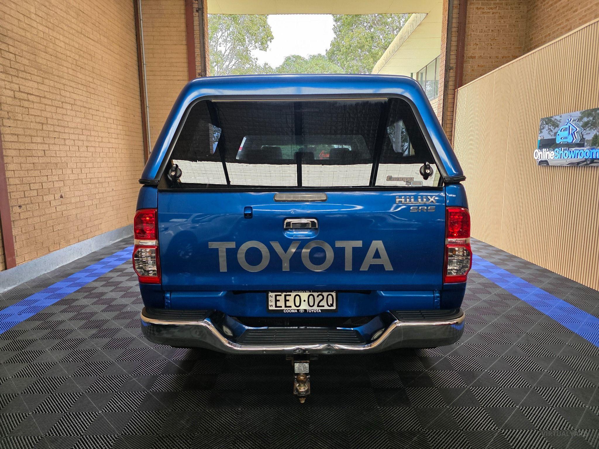 TOYOTA HILUX