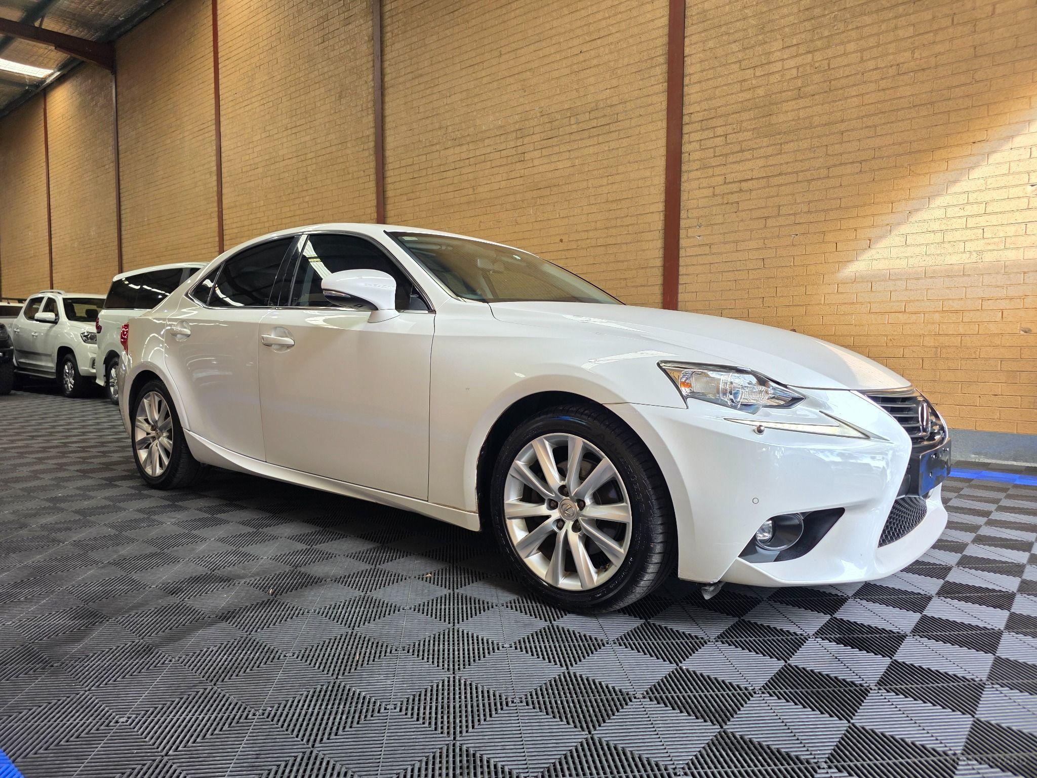 LEXUS IS250