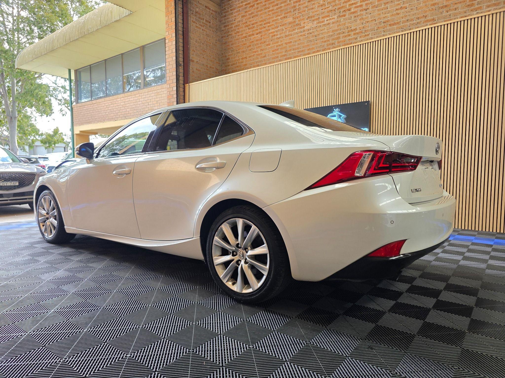 LEXUS IS250