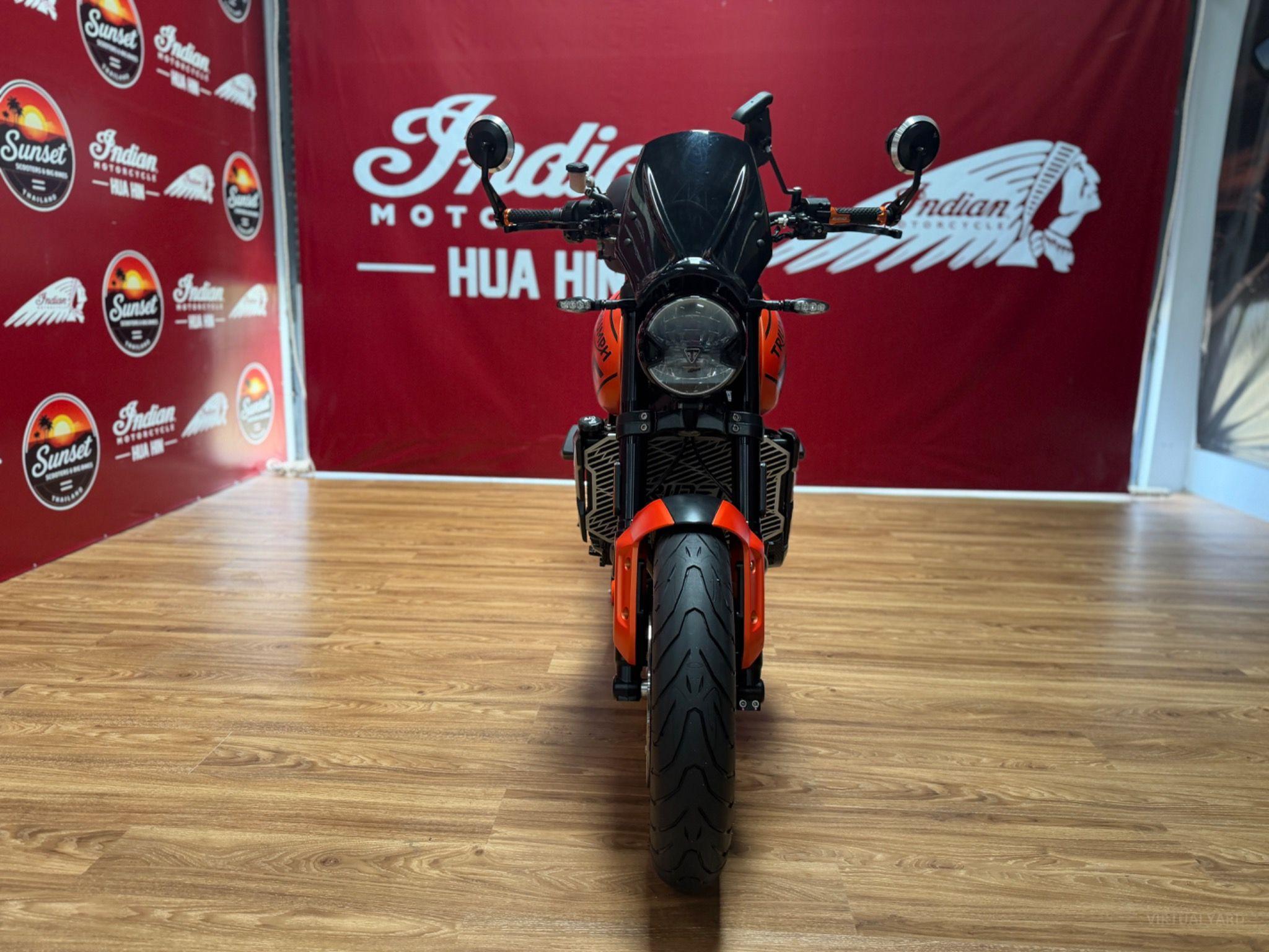 TRIUMPH TRIDENT 660