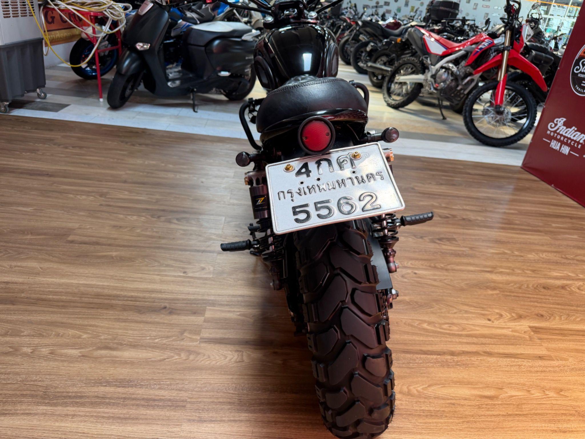 TRIUMPH SPEED TWIN BONNEVILLE 900