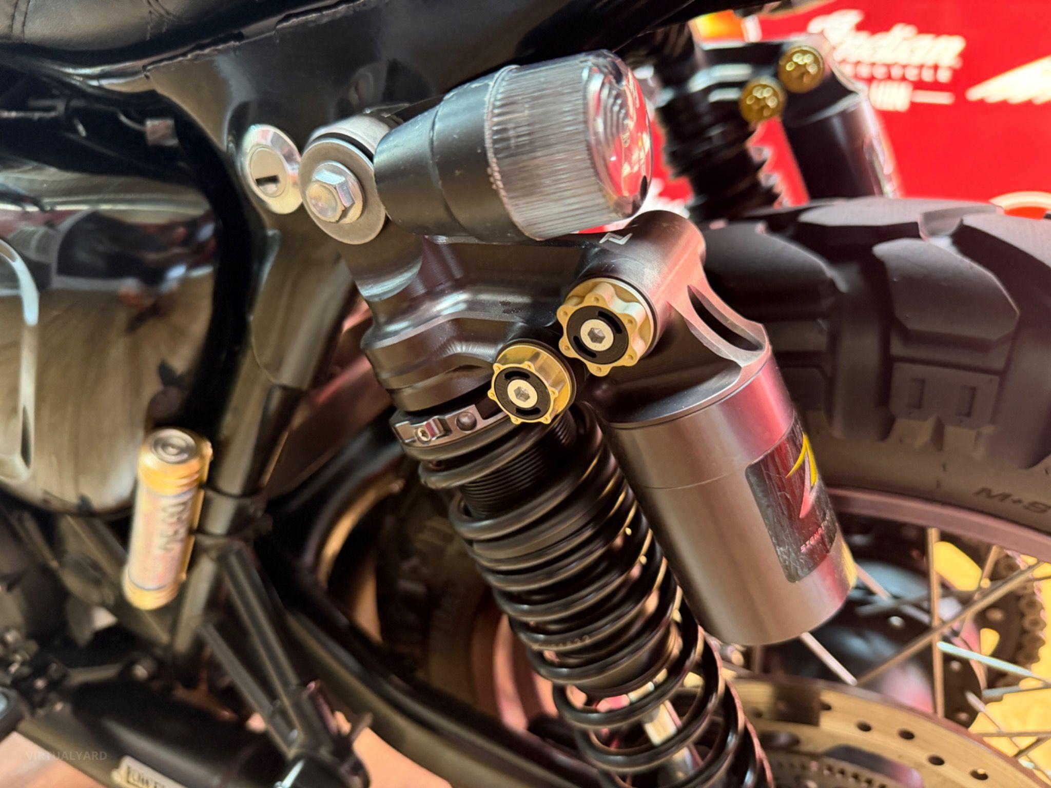 TRIUMPH SPEED TWIN BONNEVILLE 900