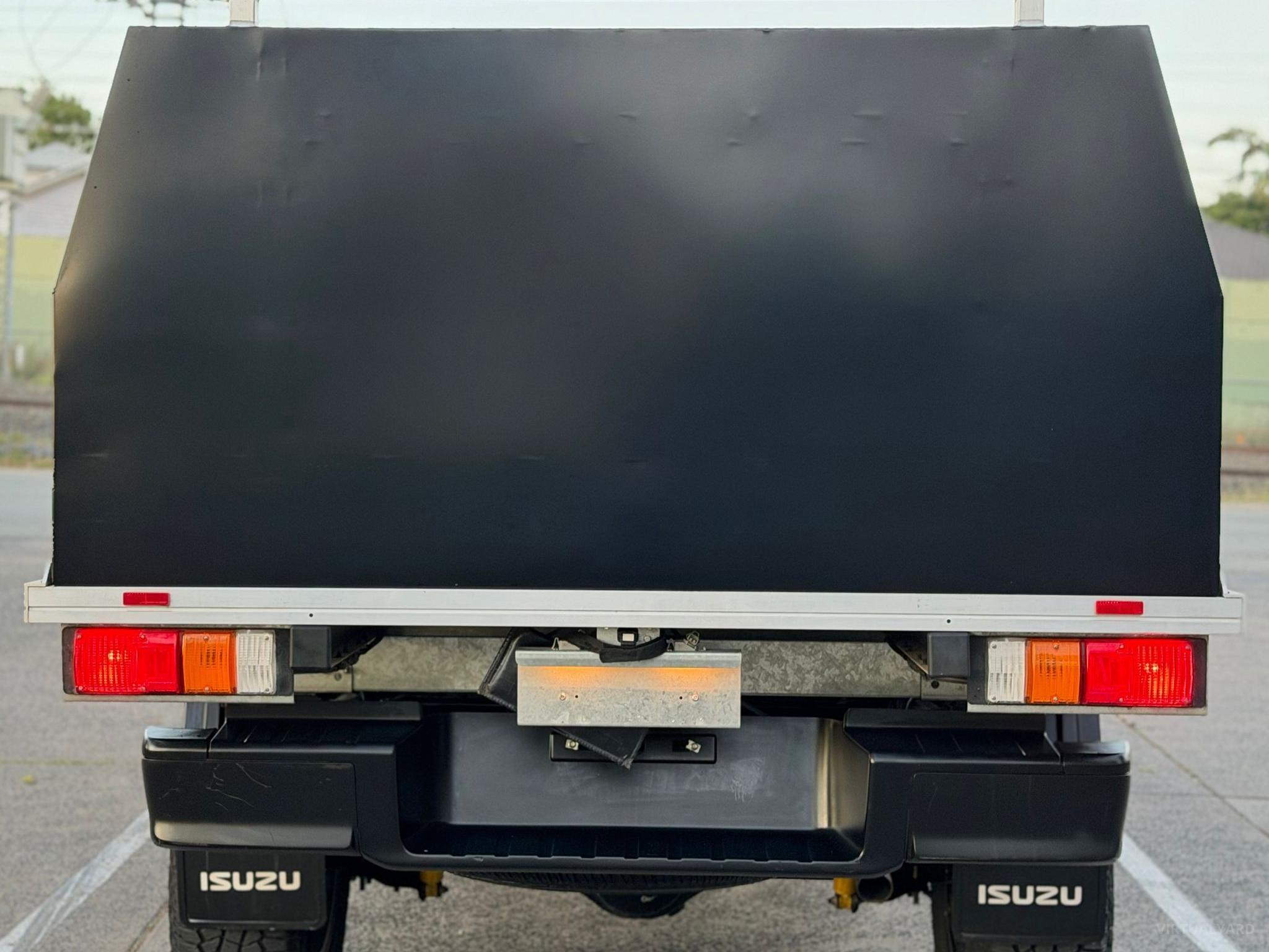 ISUZU D-MAX