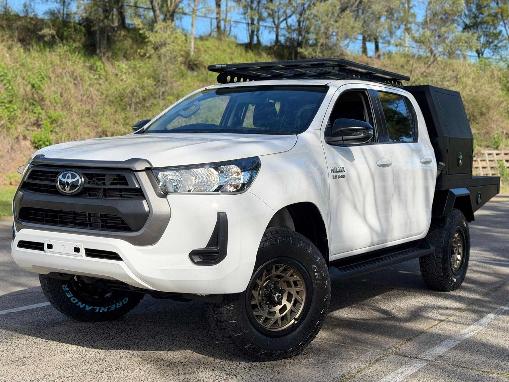 TOYOTA HILUX
