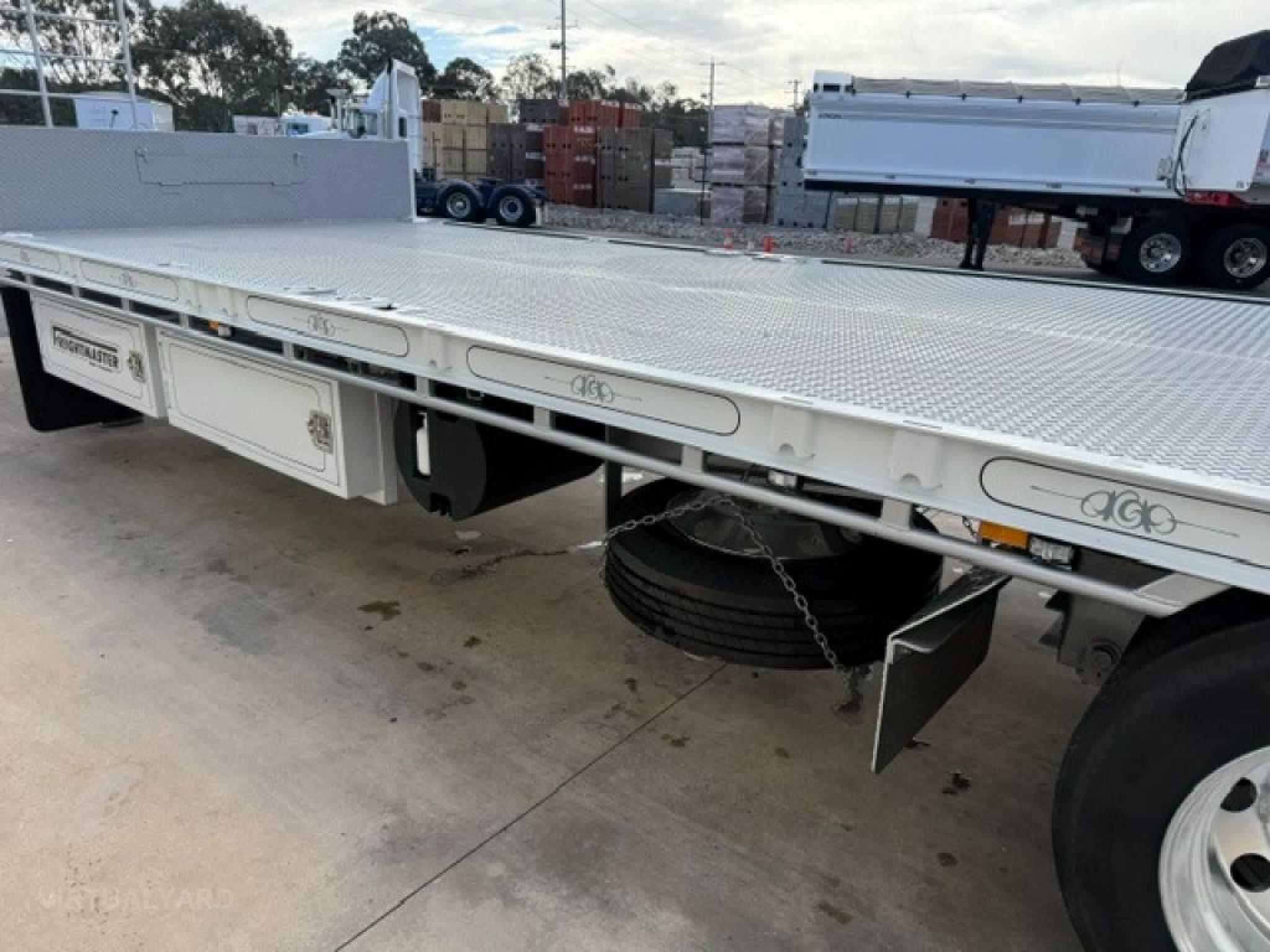 FREIGHTMASTER 45 TRI-AXLE DROP DECK