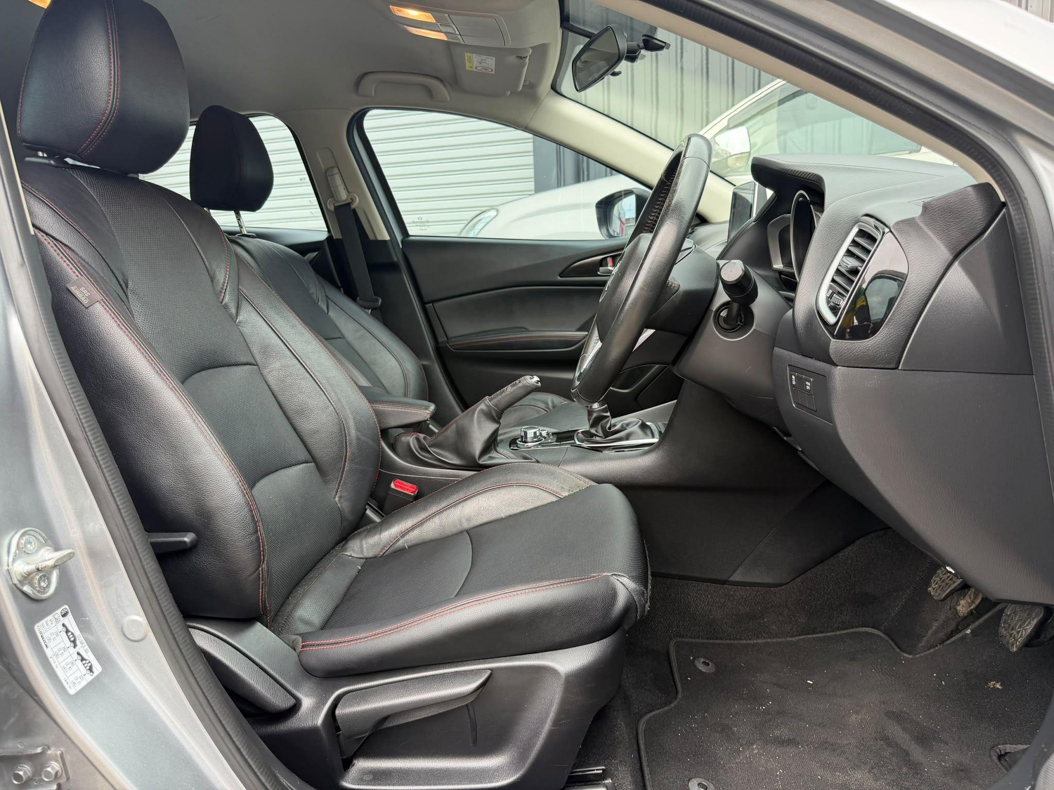 MAZDA MAZDA3