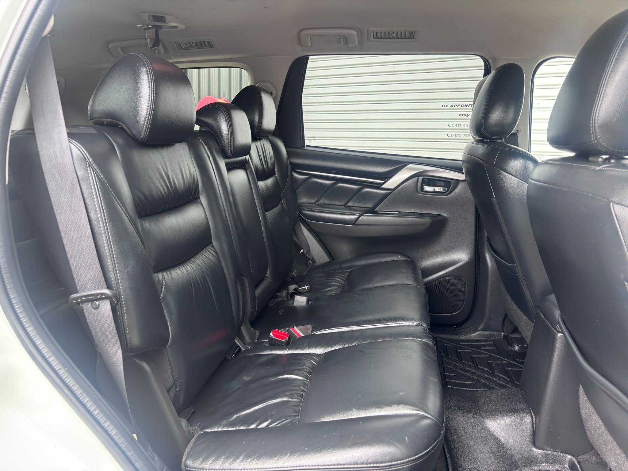 MITSUBISHI PAJERO SPORT