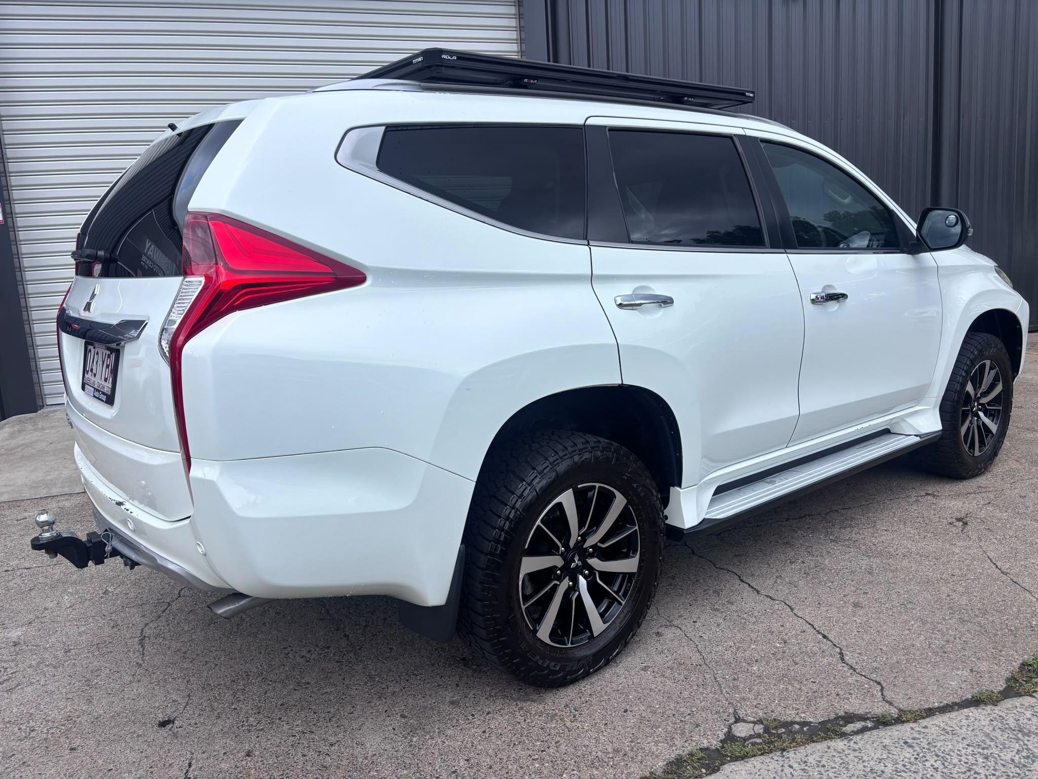 MITSUBISHI PAJERO SPORT