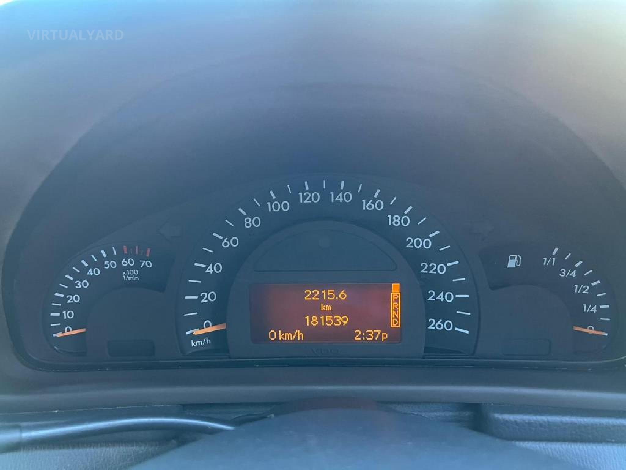 MERCEDES-BENZ C200