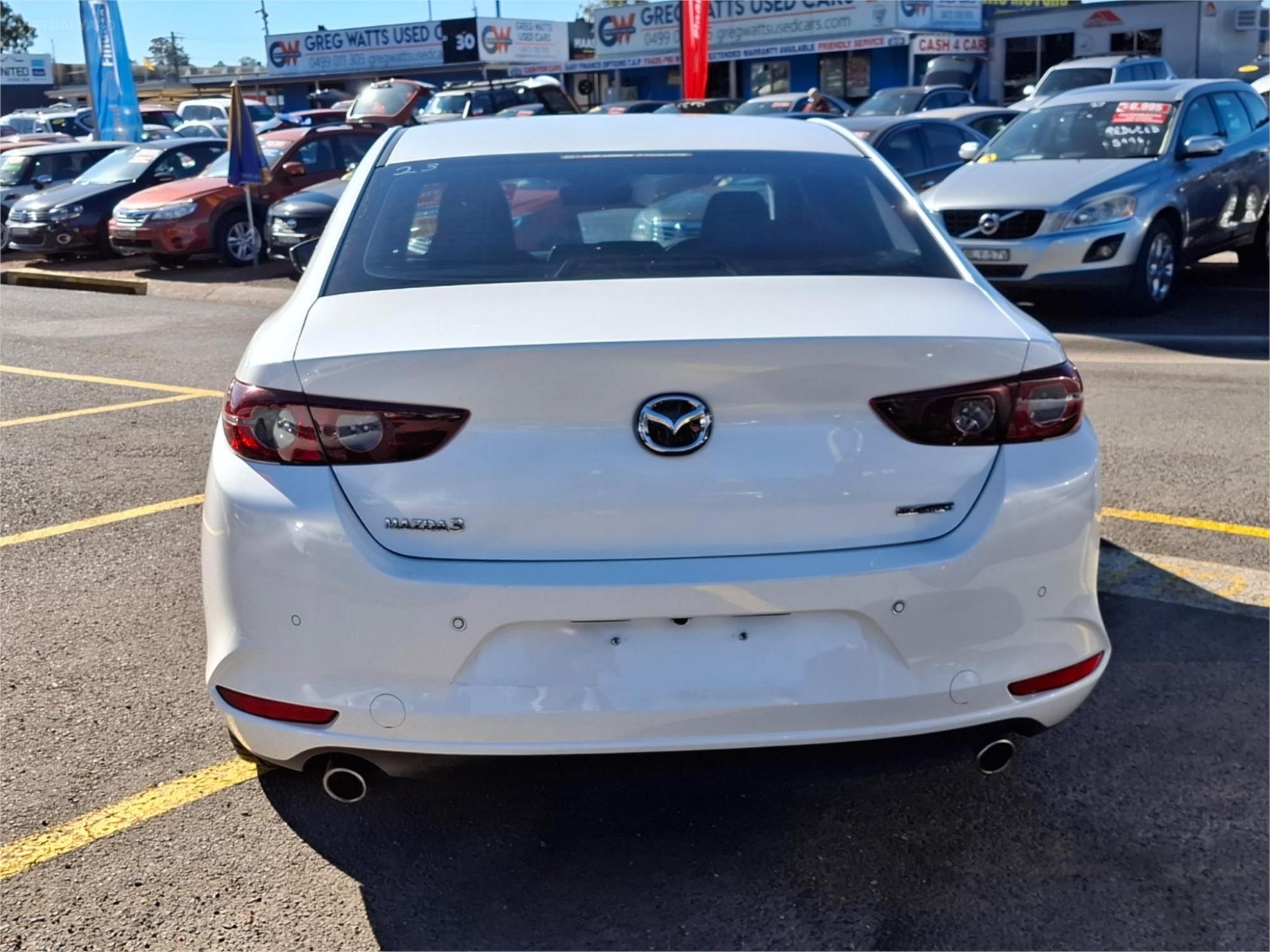 MAZDA 3