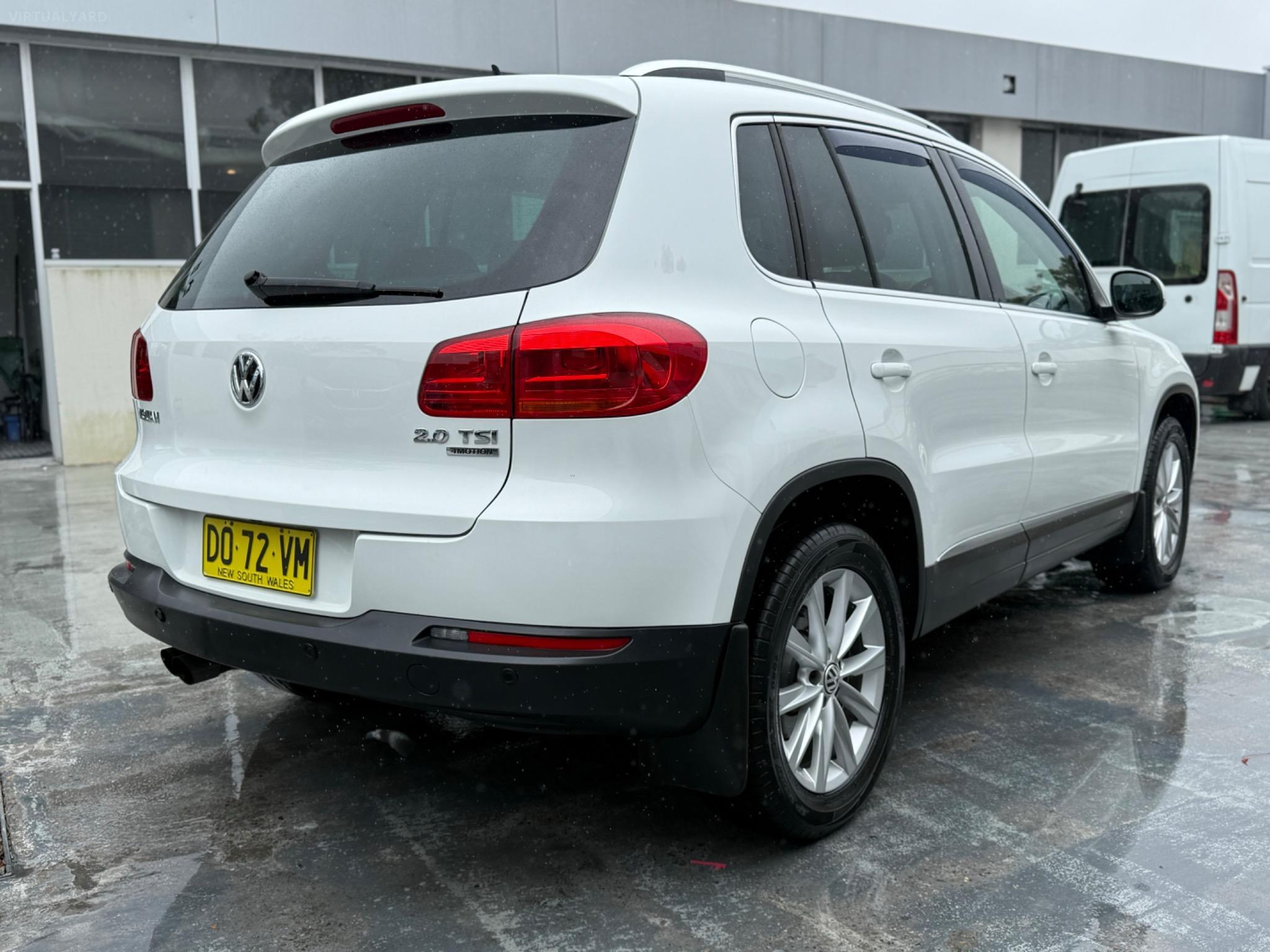 VOLKSWAGEN TIGUAN