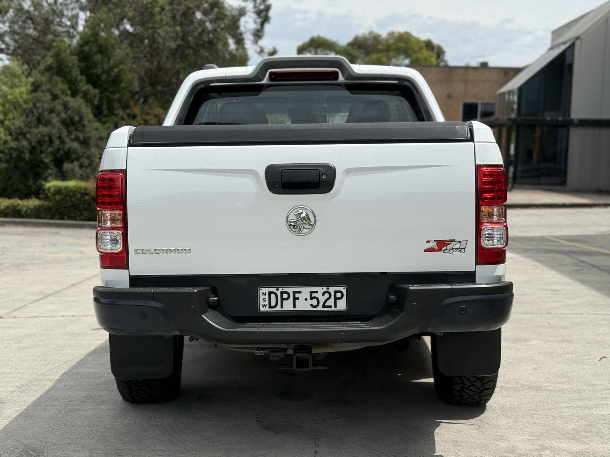 HOLDEN COLORADO