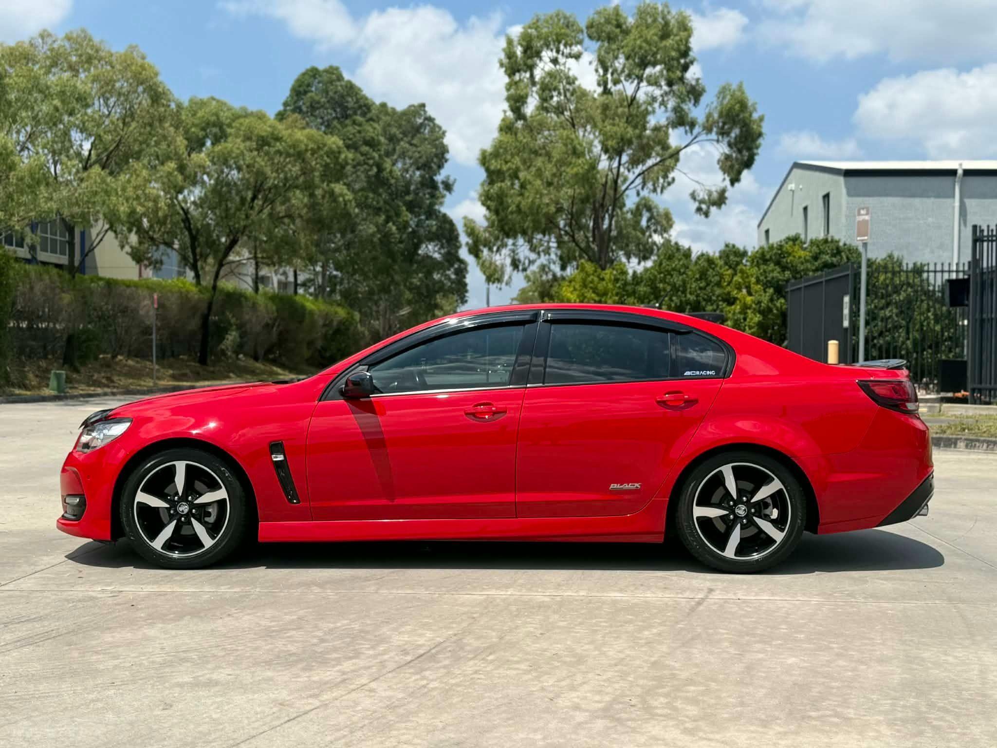 HOLDEN COMMODORE
