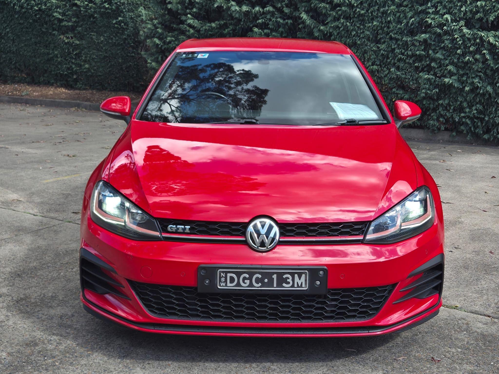 VOLKSWAGEN GOLF