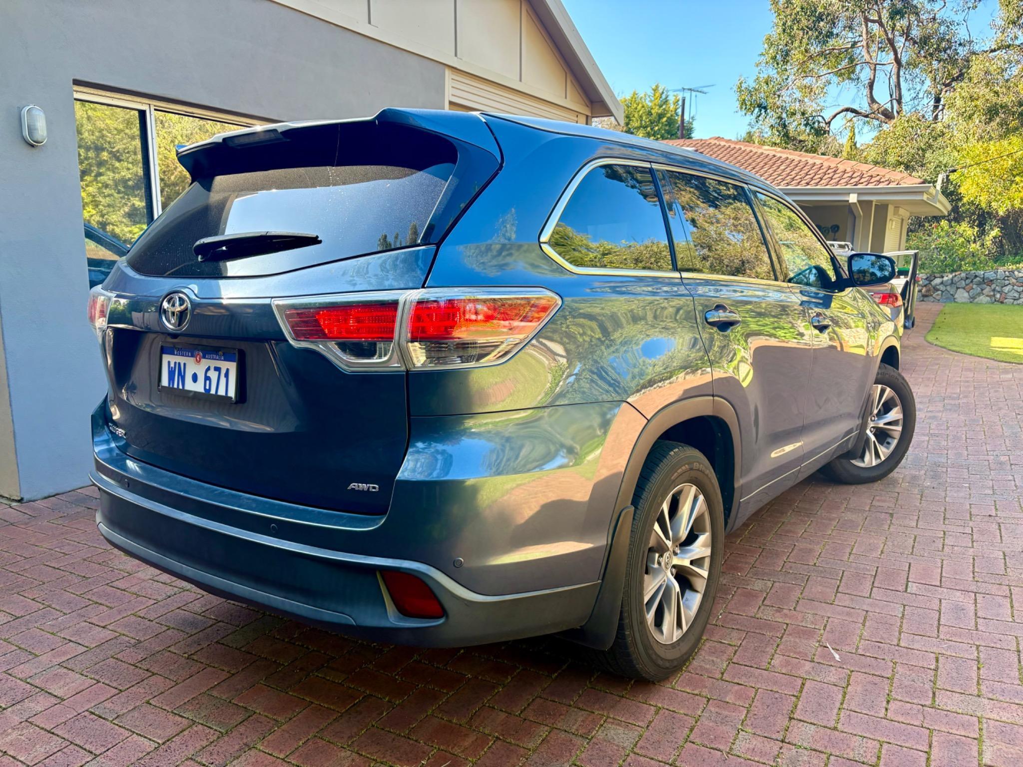 TOYOTA KLUGER