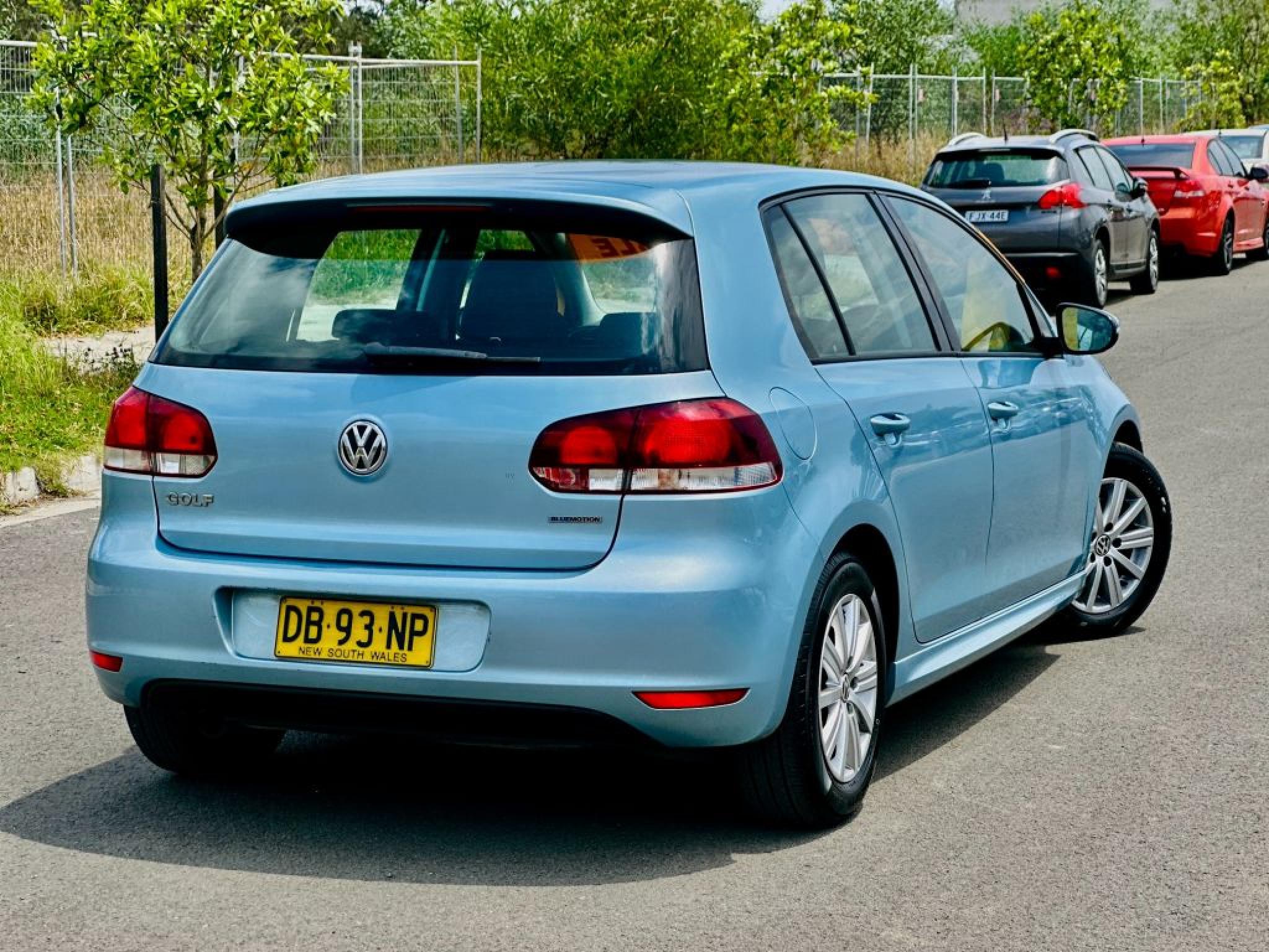 VOLKSWAGEN GOLF