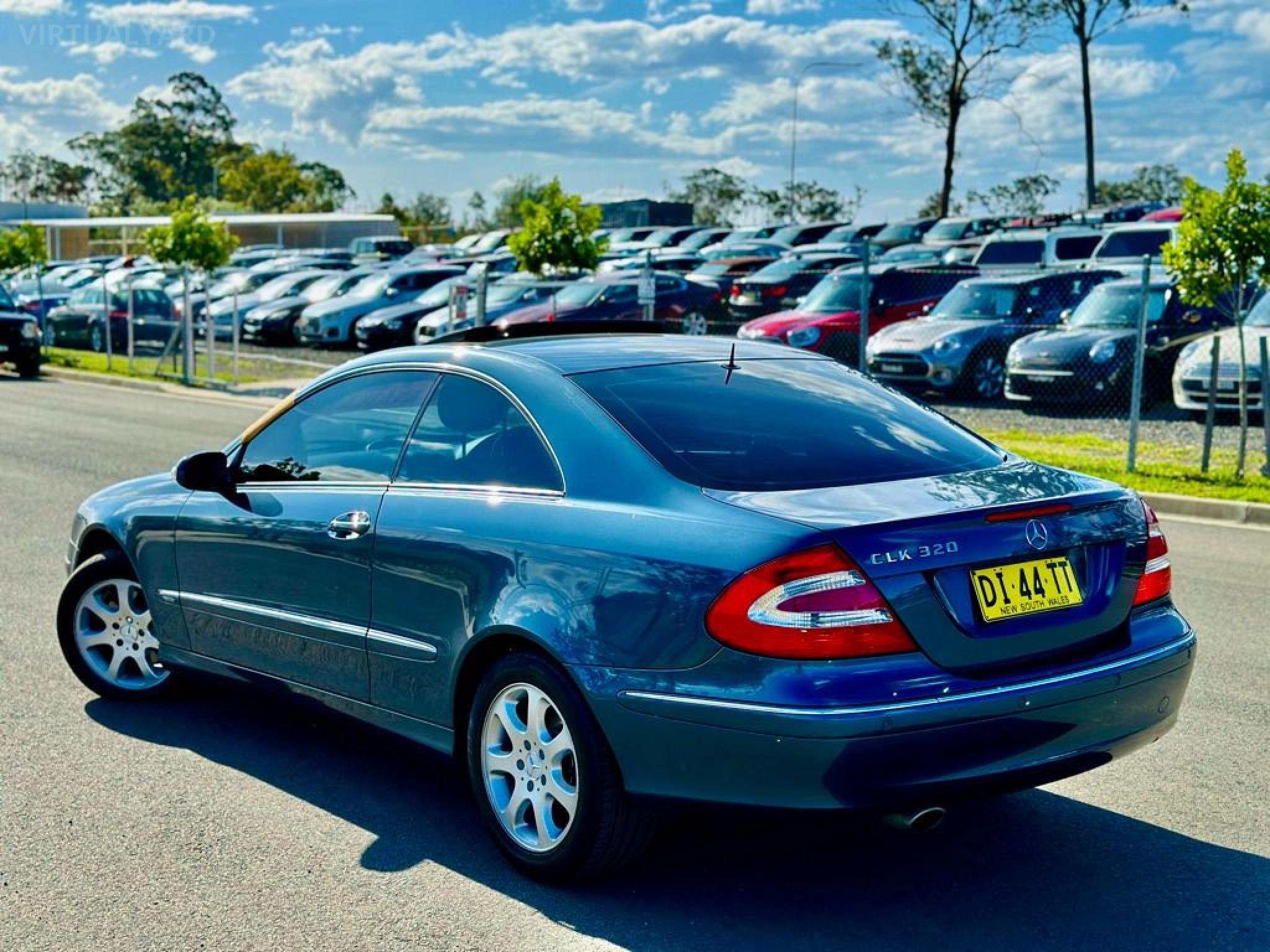 MERCEDES-BENZ CLK320