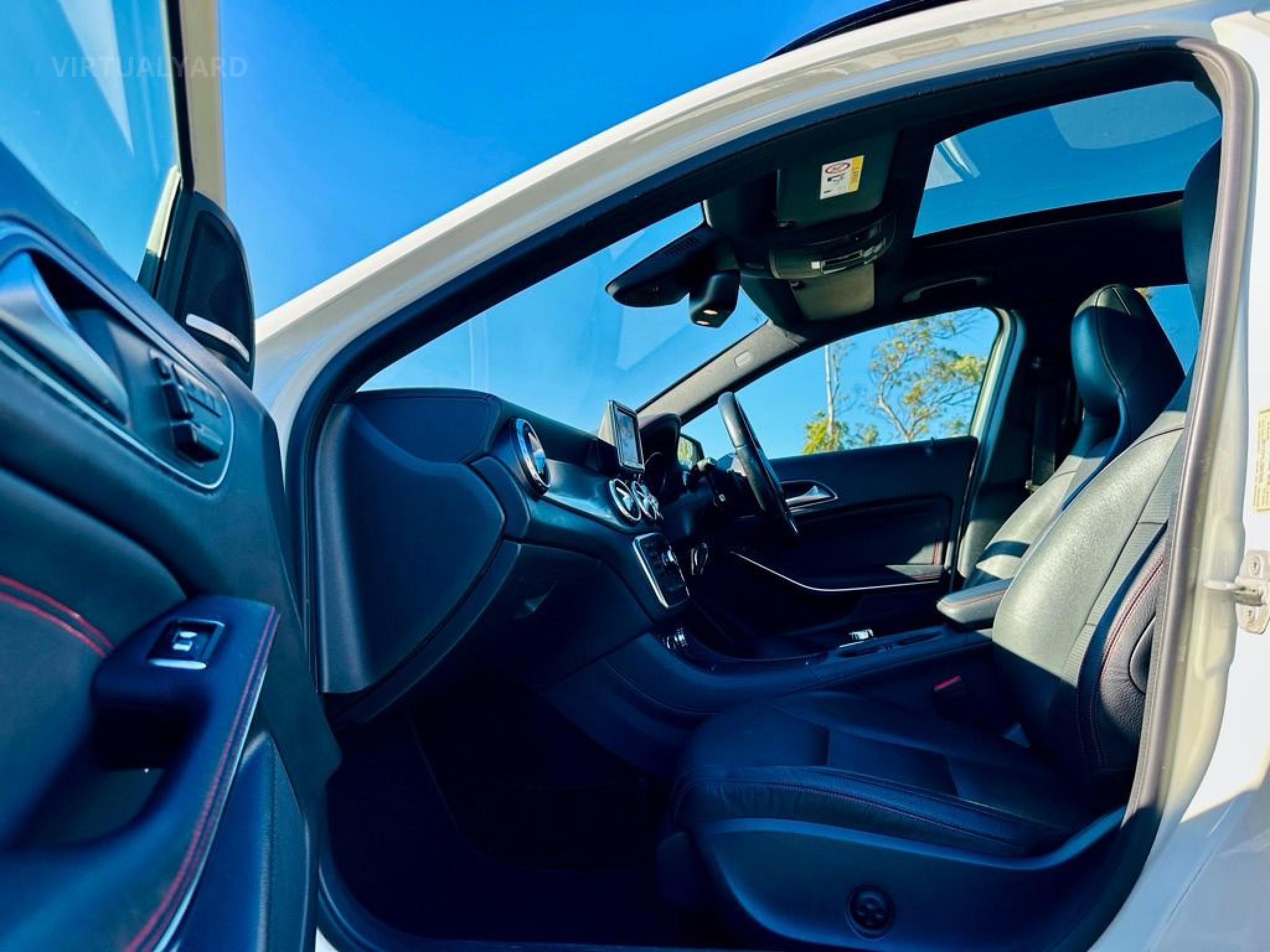 MERCEDES-BENZ GLA200