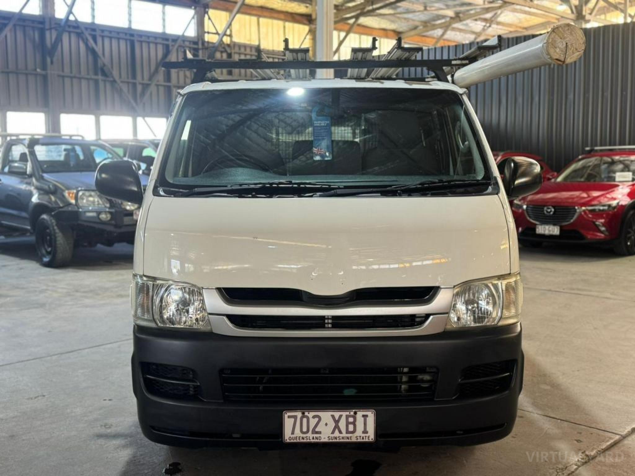 TOYOTA HIACE