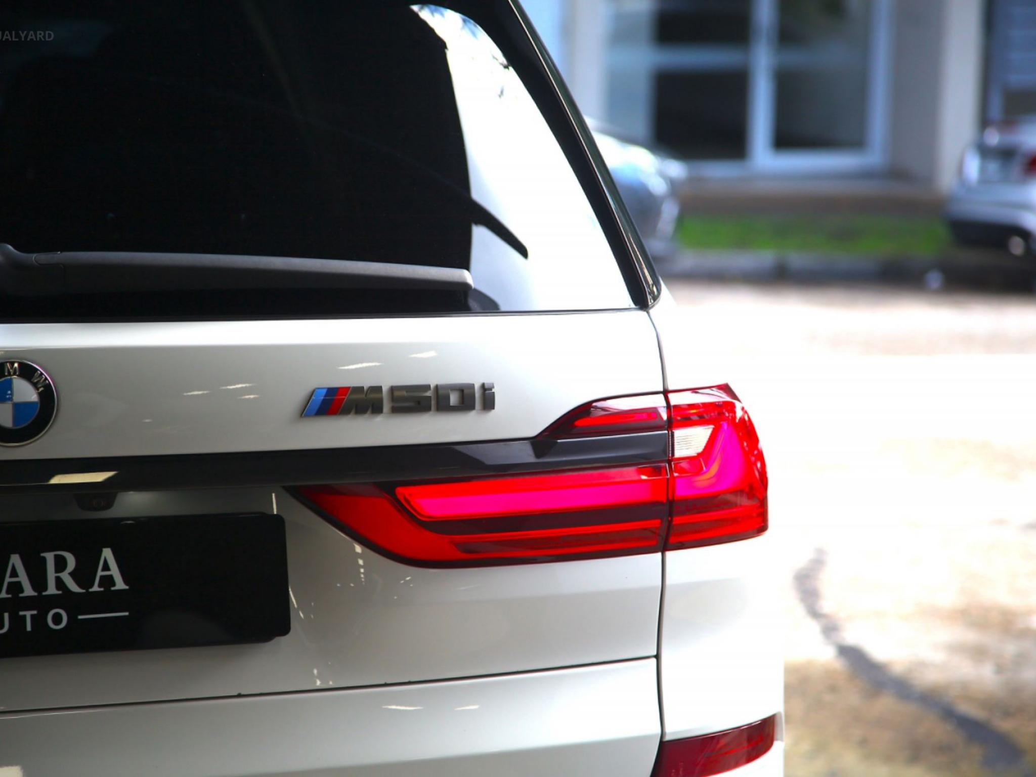 BMW X7