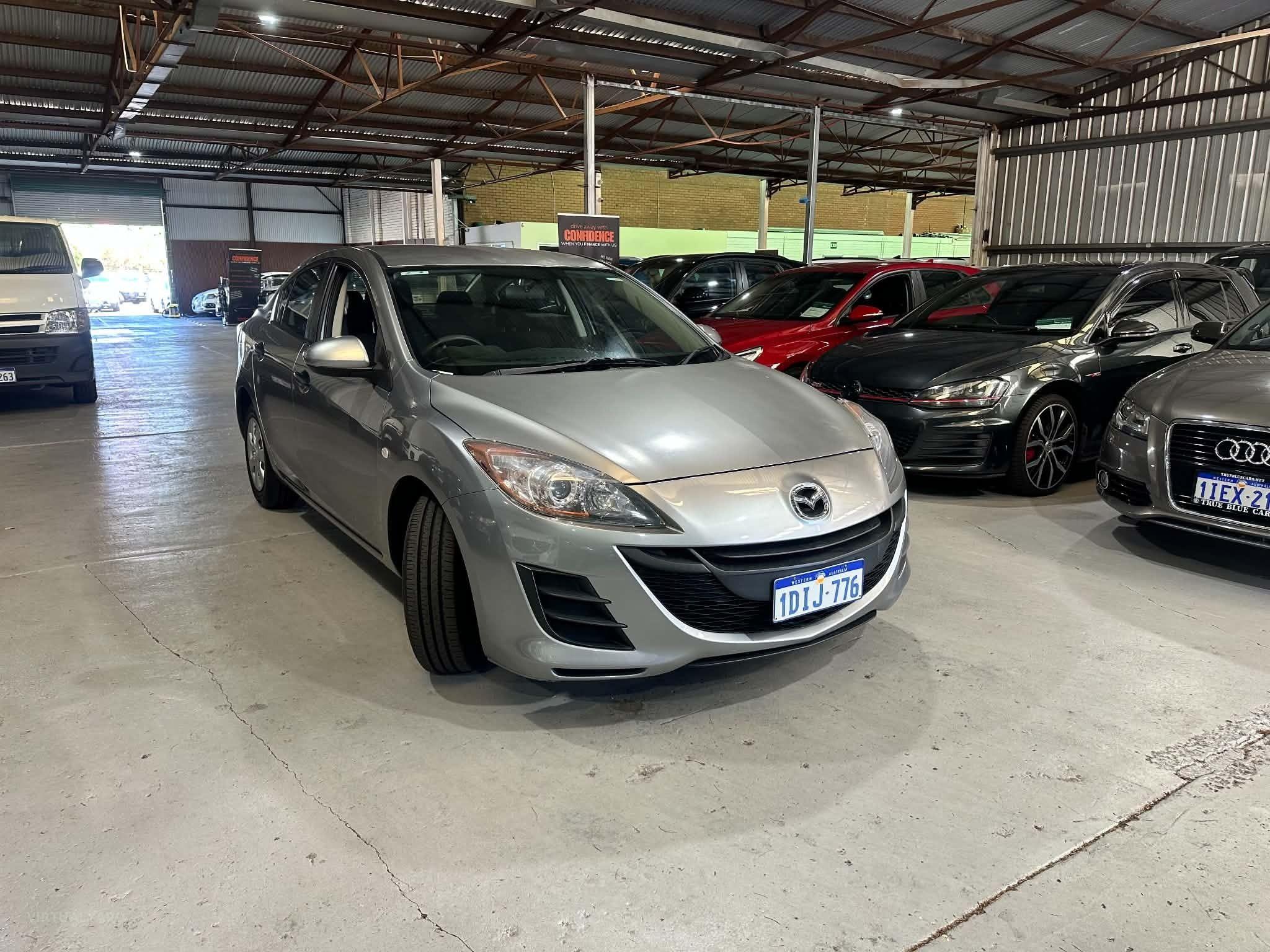 MAZDA MAZDA3
