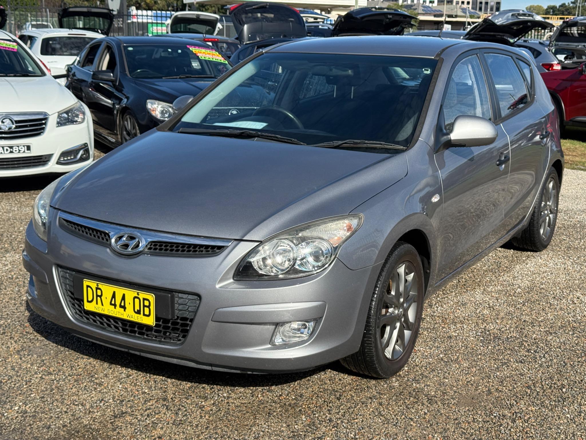 HYUNDAI i30
