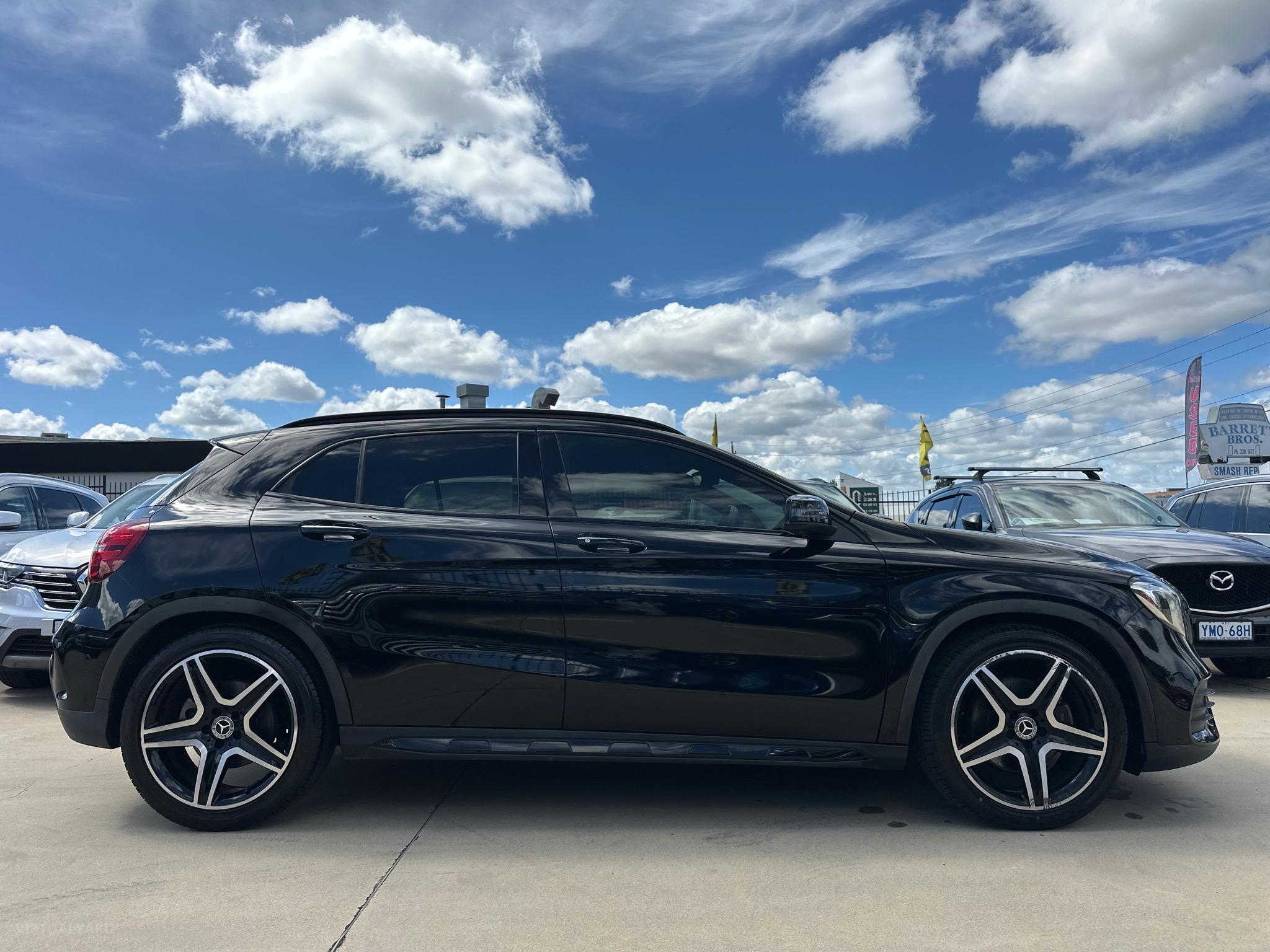 MERCEDES-BENZ GLA