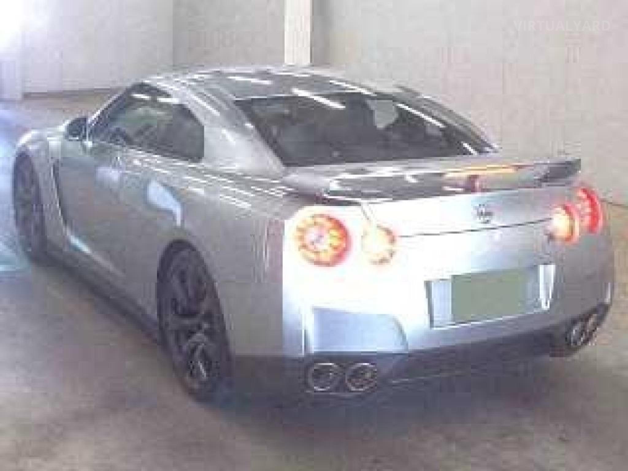 NISSAN GT-R