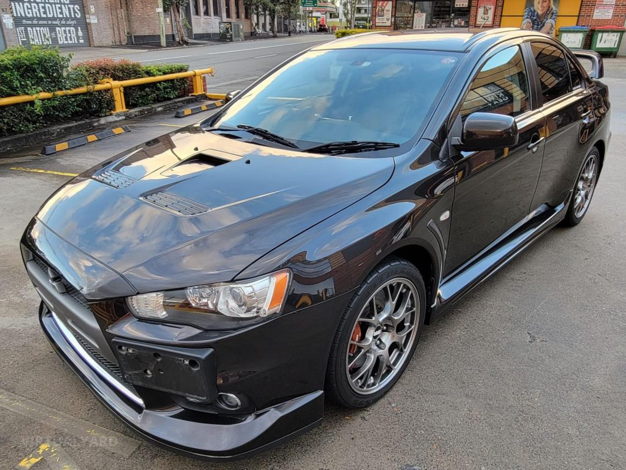 MITSUBISHI LANCER