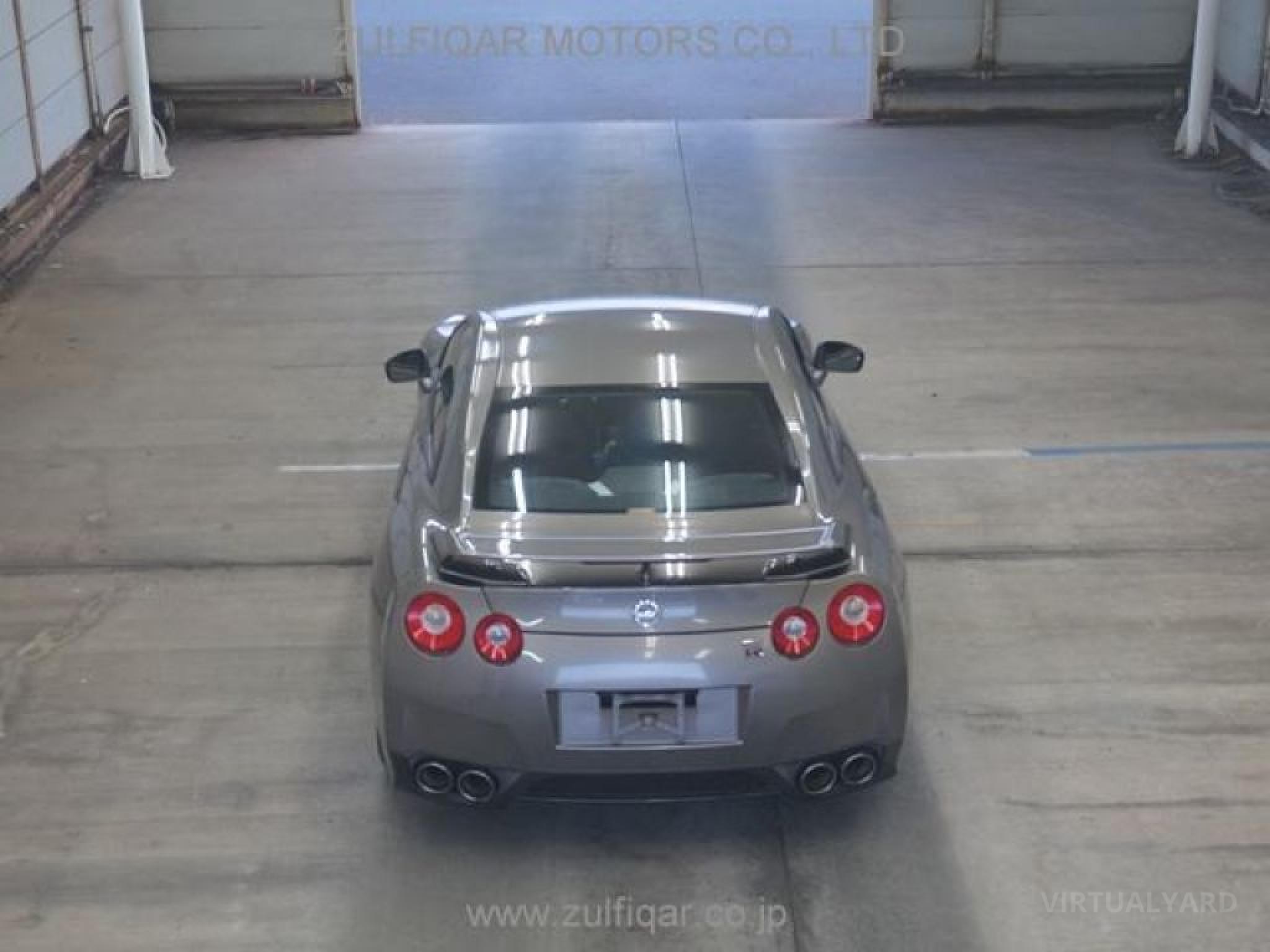 NISSAN GT-R