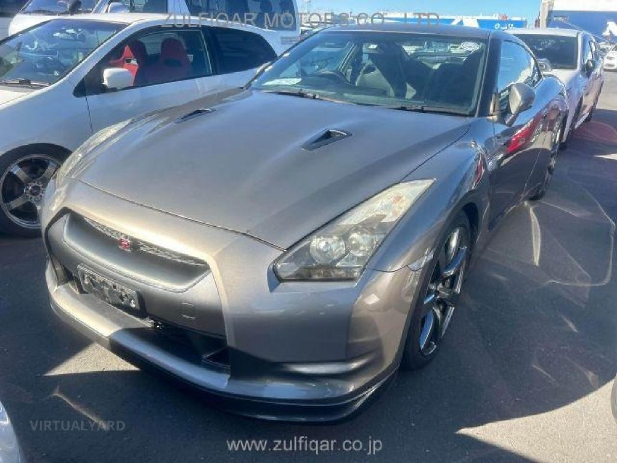 NISSAN GT-R