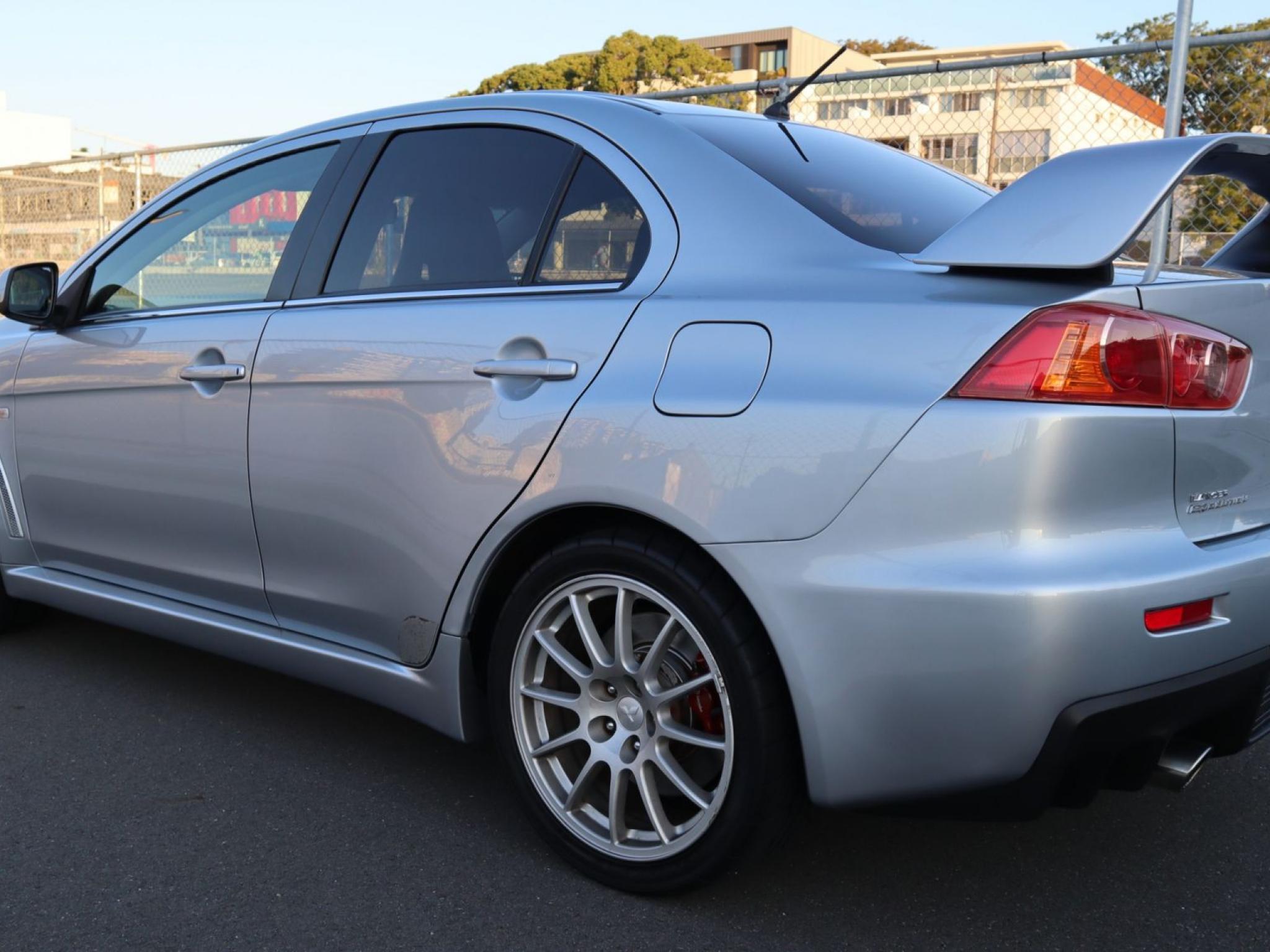 MITSUBISHI LANCER