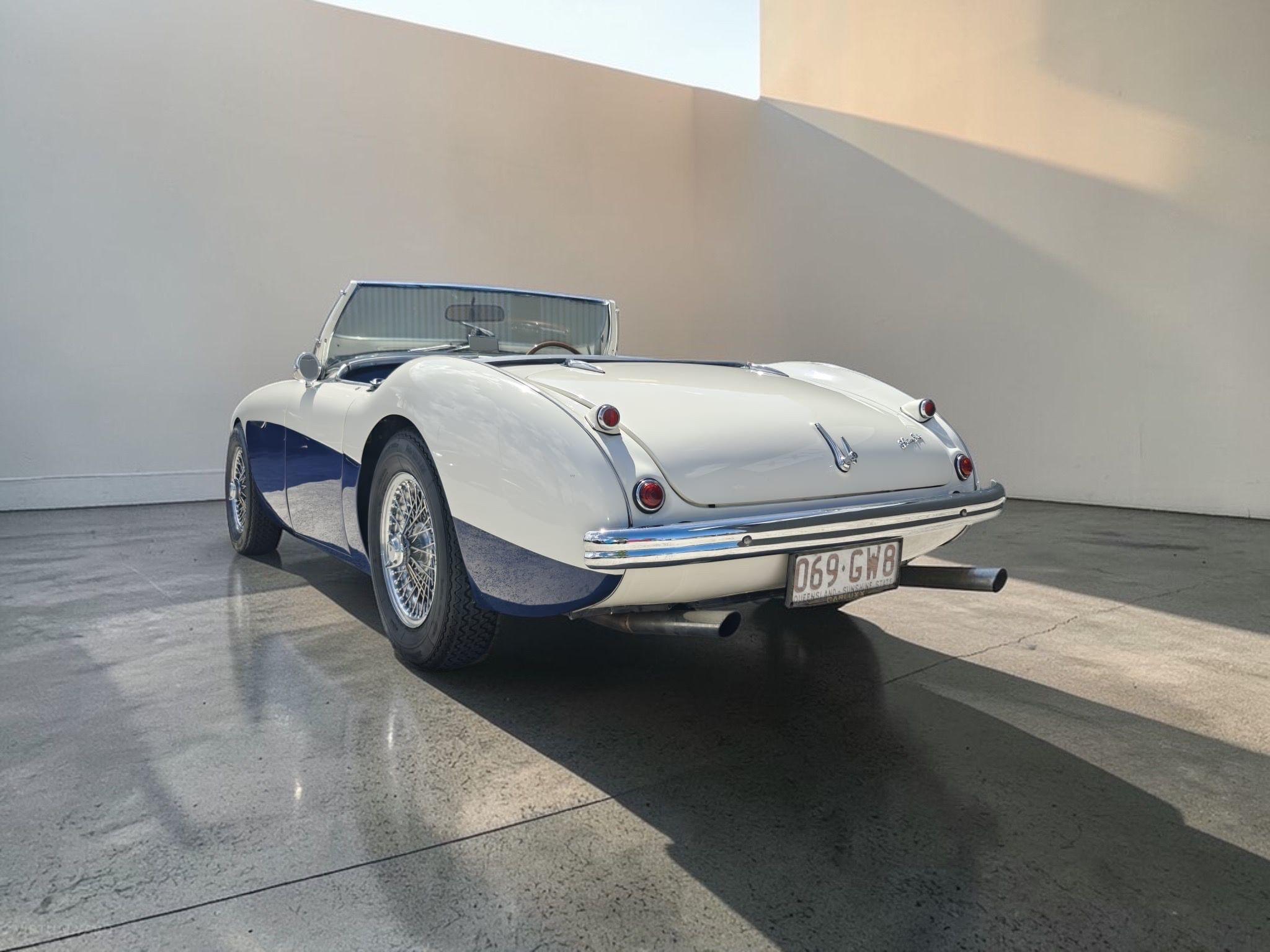 AUSTIN HEALEY ROADSTER