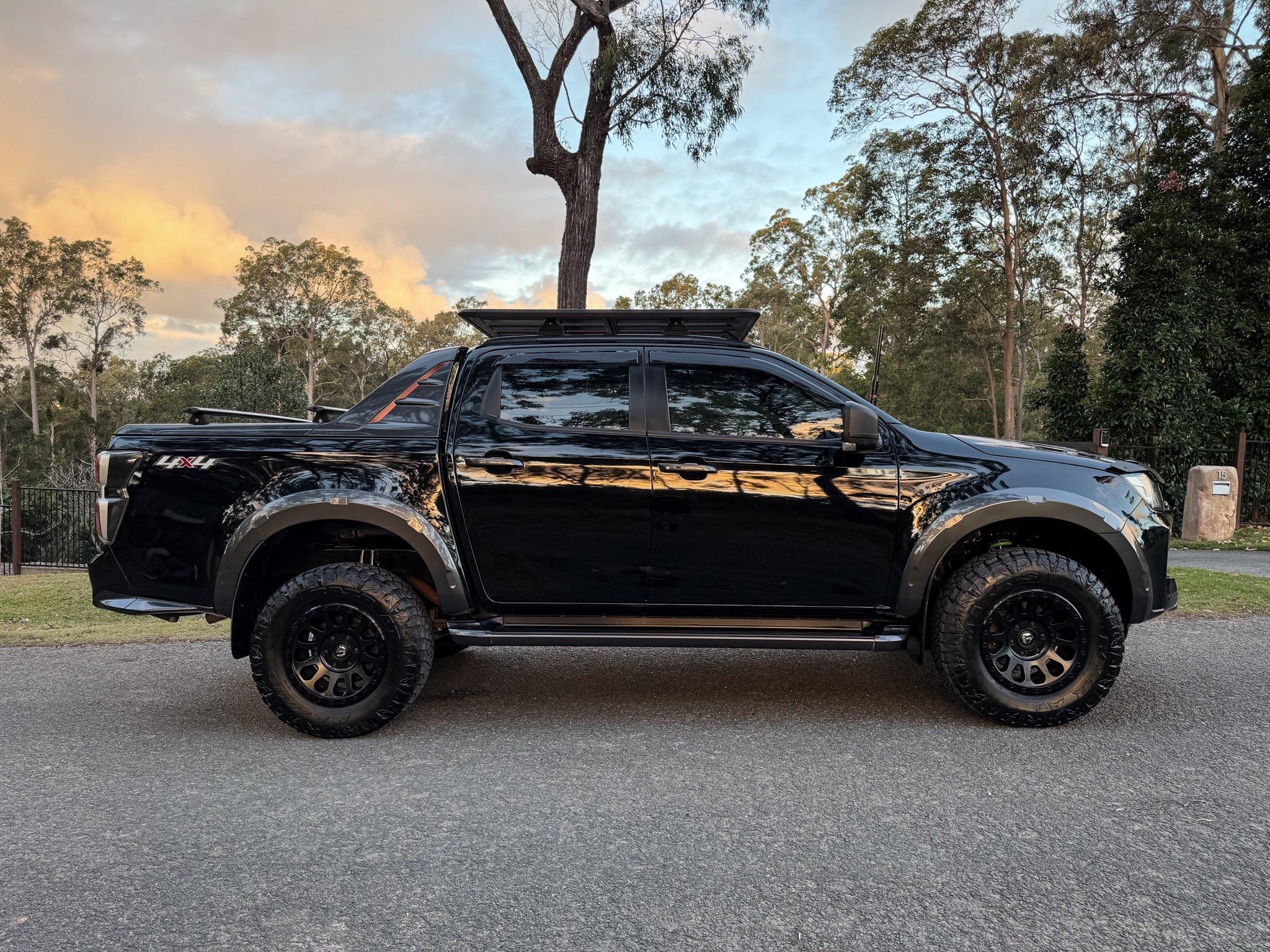ISUZU D-MAX