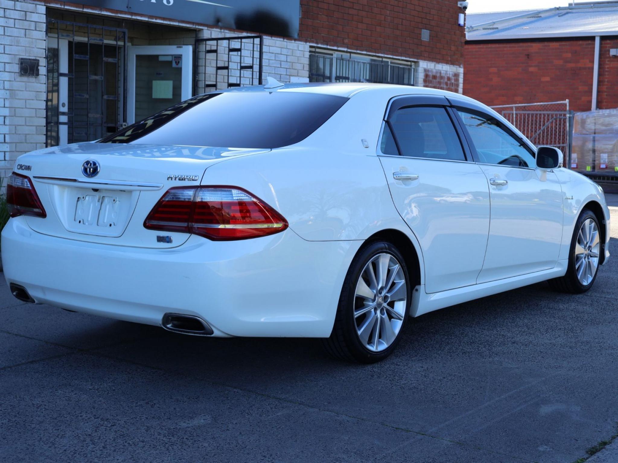 TOYOTA CROWN