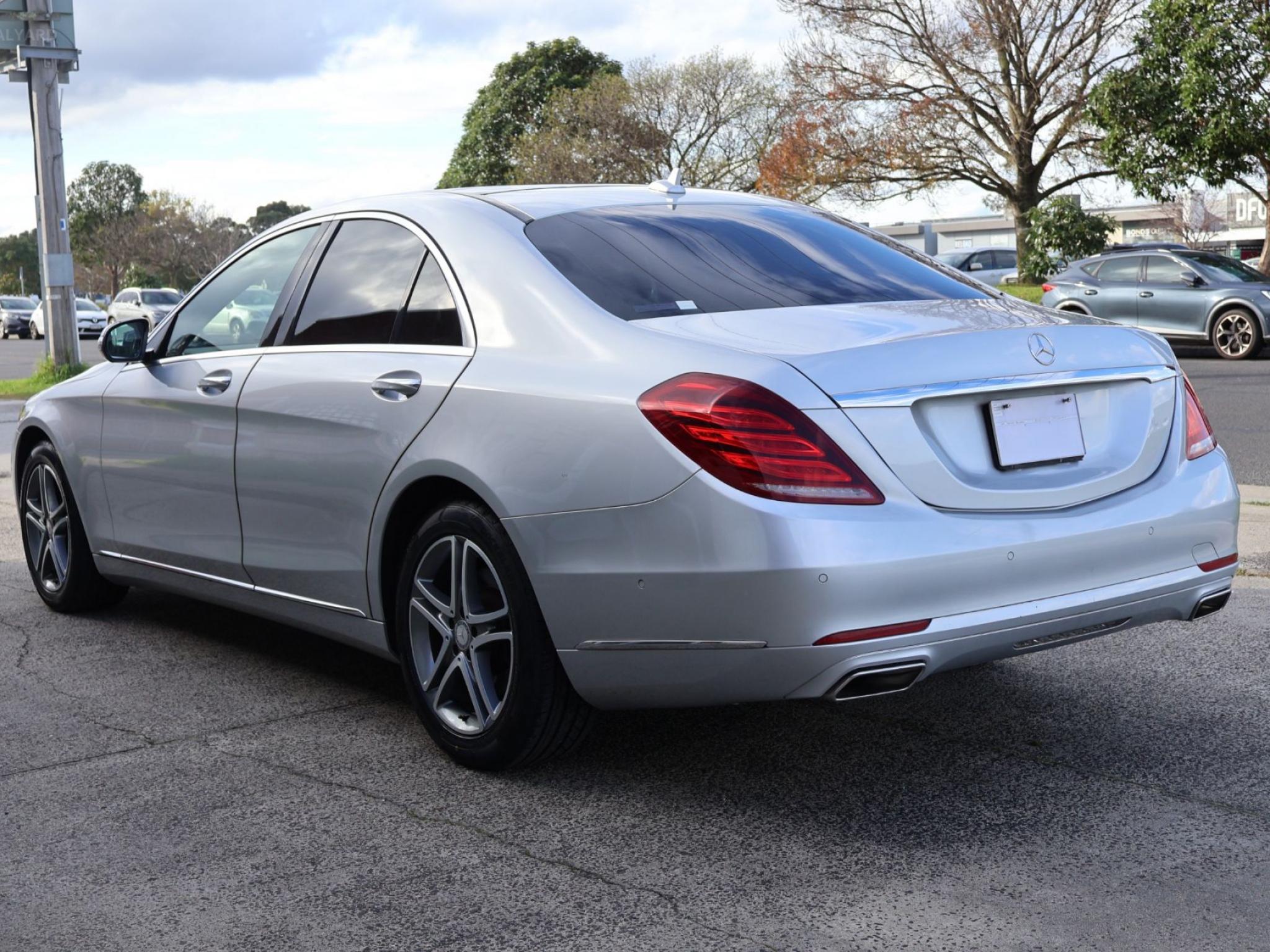 MERCEDES-BENZ S400