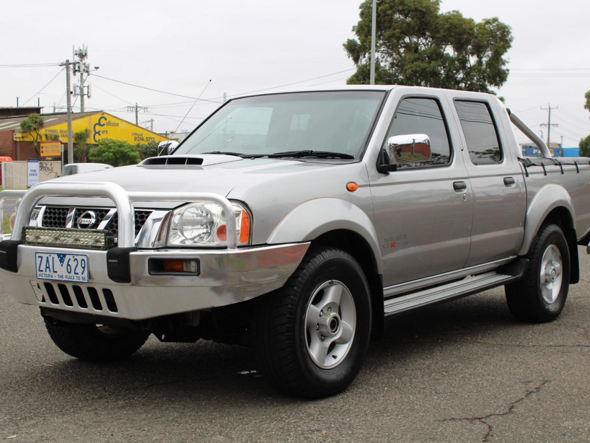 NISSAN NAVARA