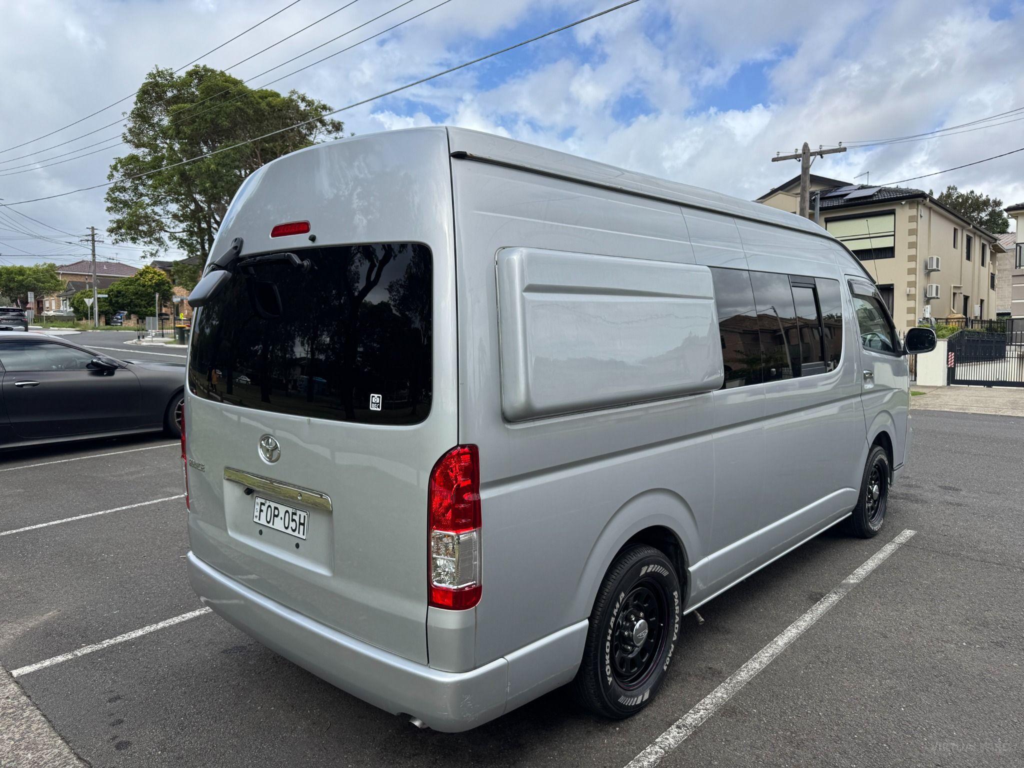 TOYOTA HIACE CAMPERVAN