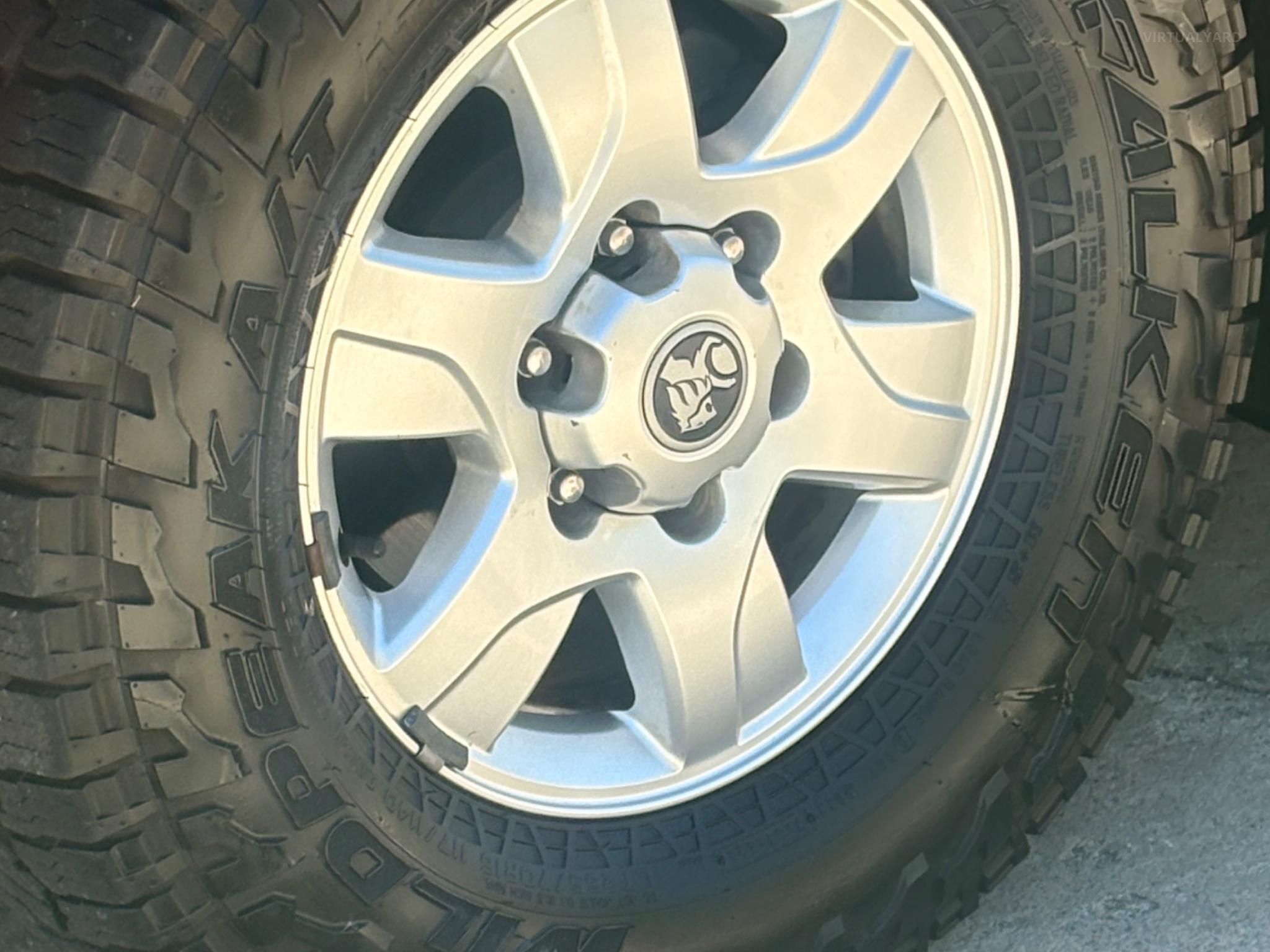HOLDEN COLORADO
