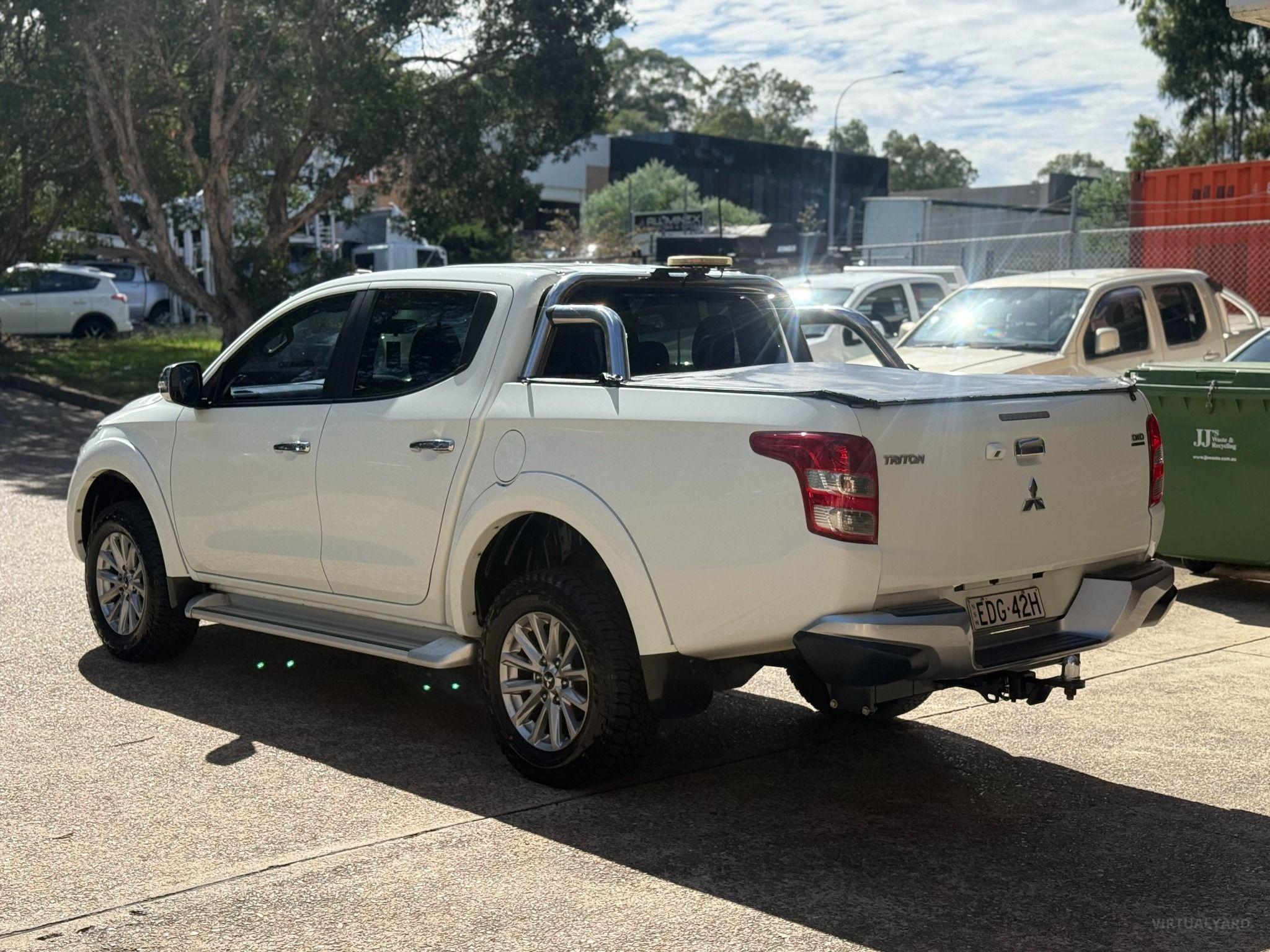 MITSUBISHI TRITON