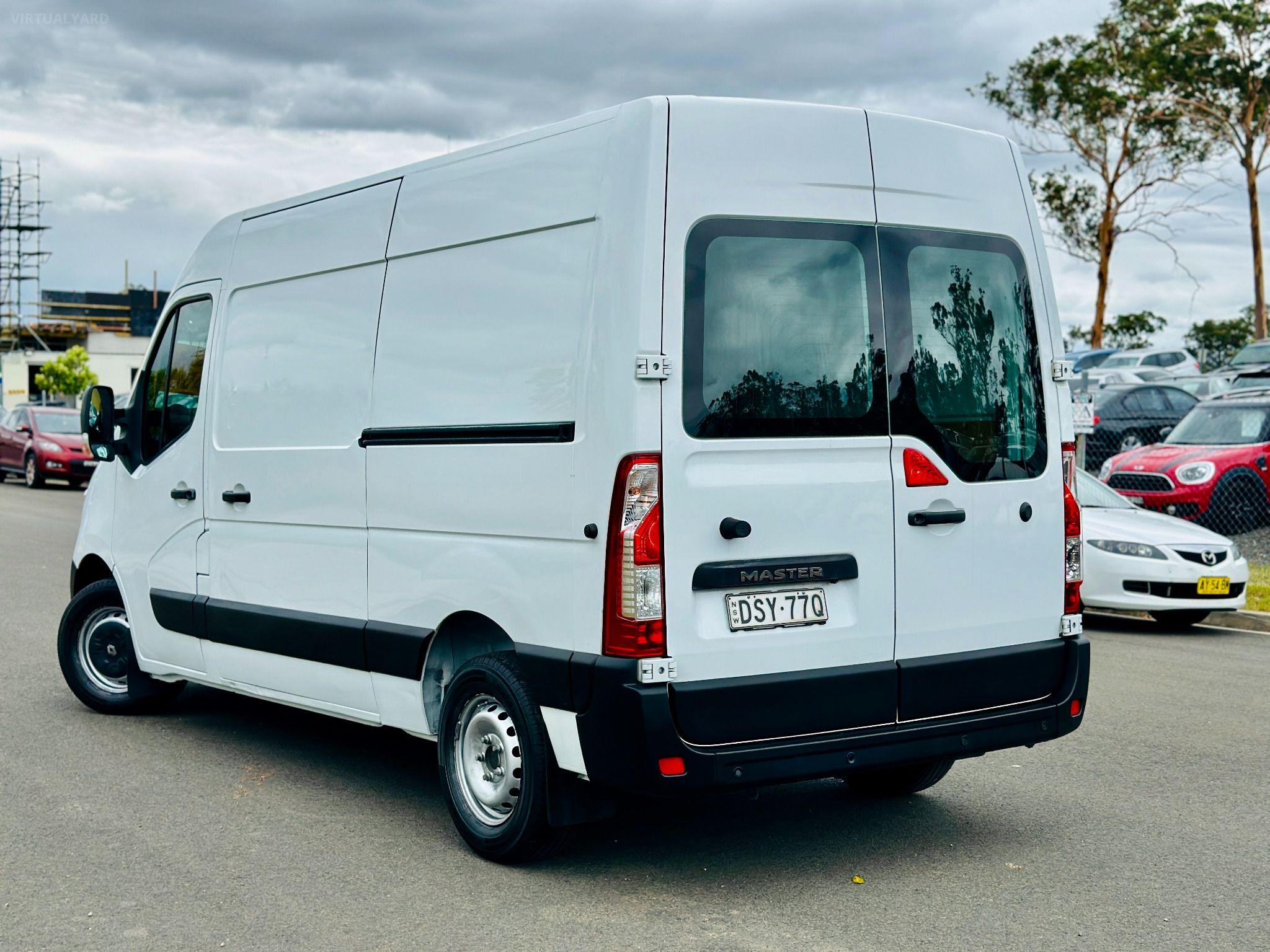 RENAULT Master