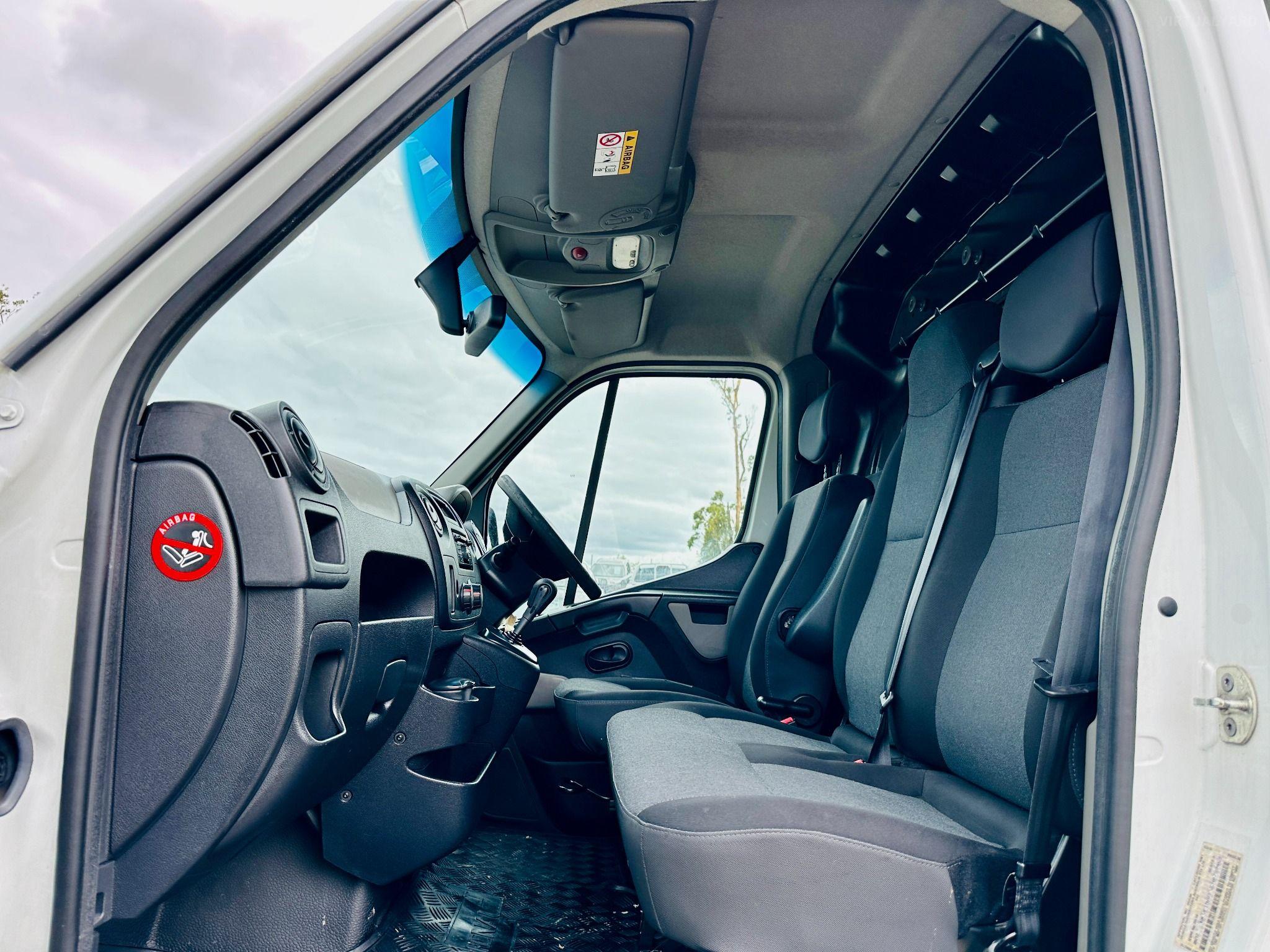 RENAULT Master