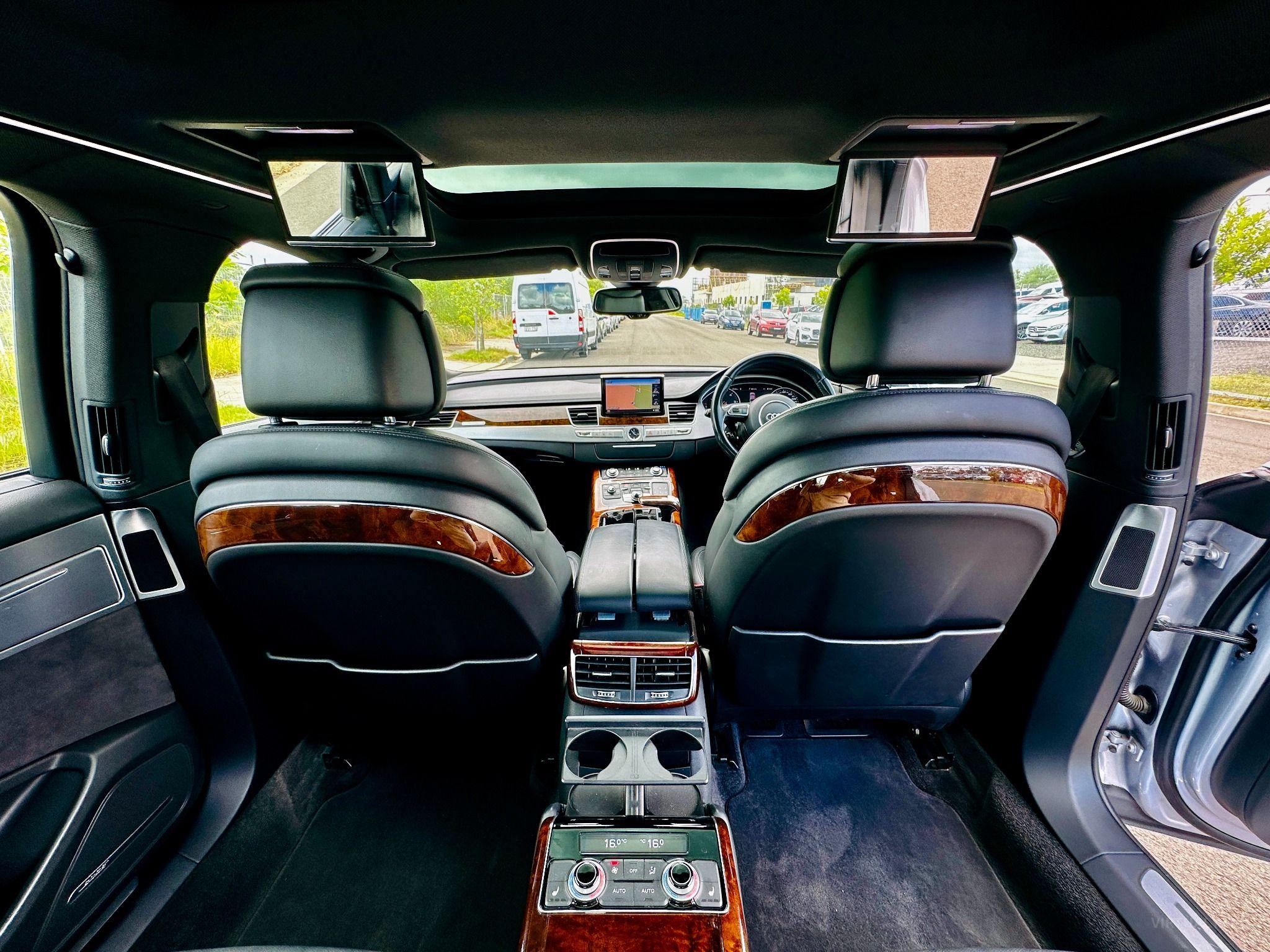 AUDI A8