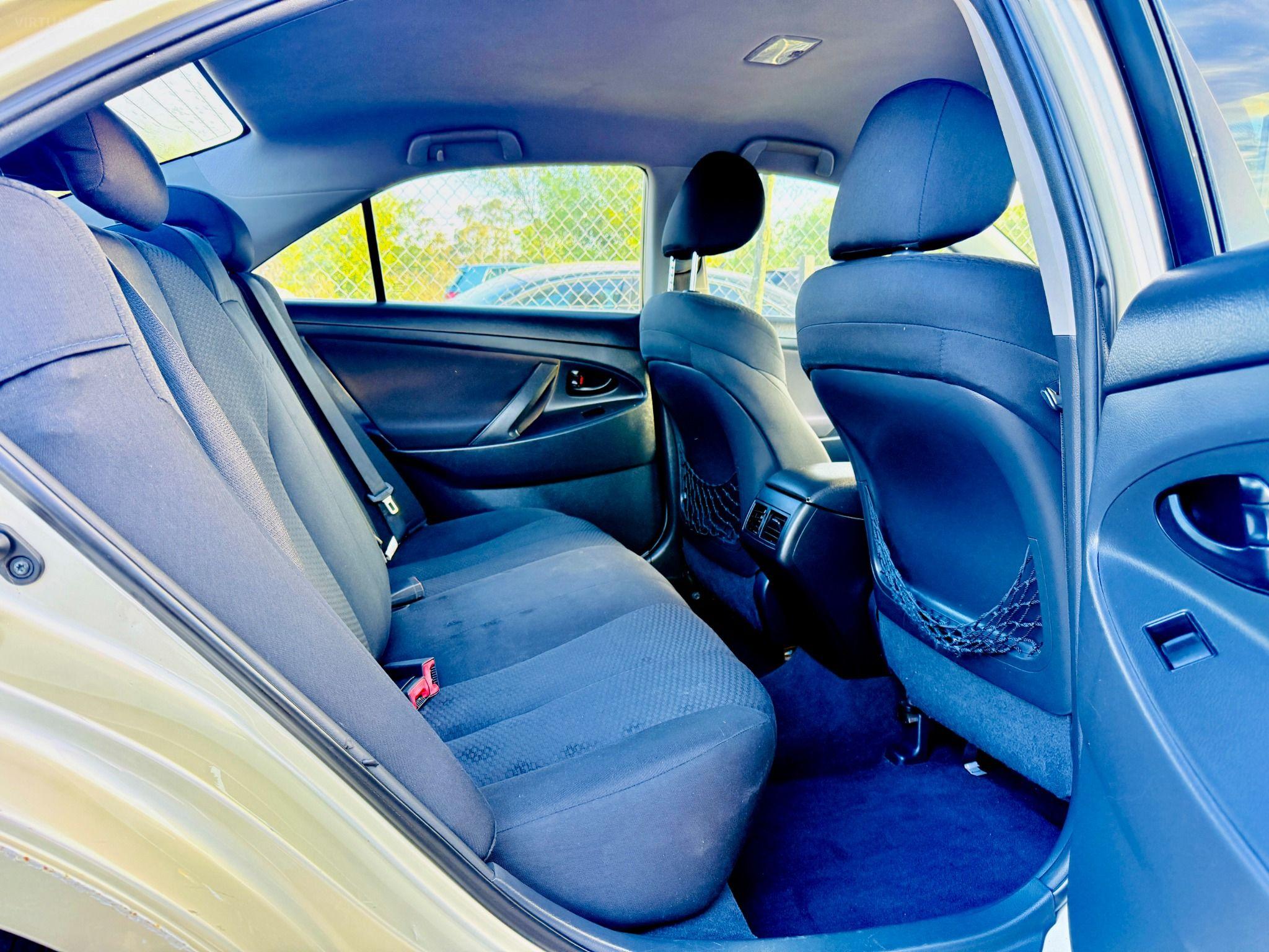 TOYOTA CAMRY