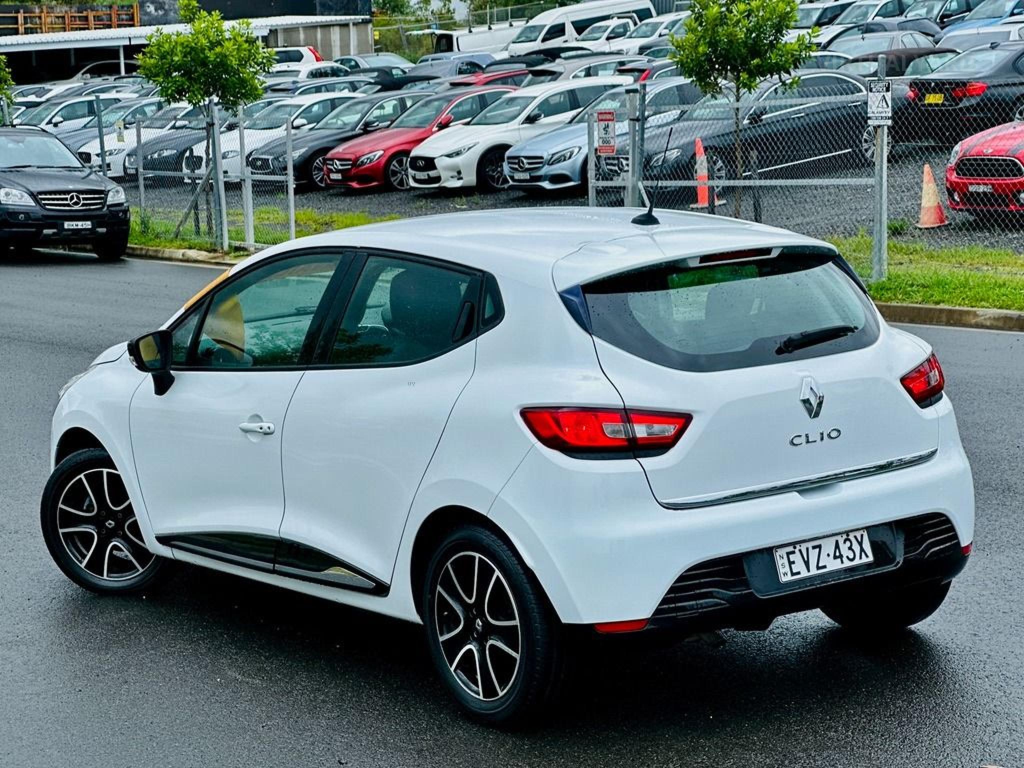 RENAULT CLIO