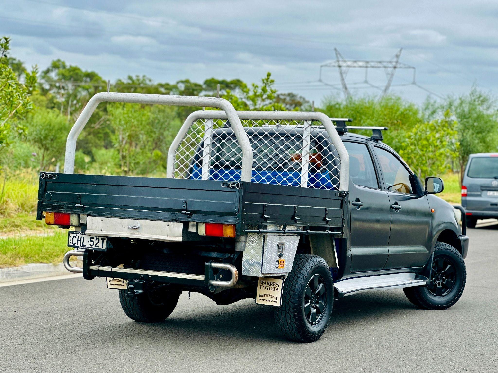 TOYOTA HILUX