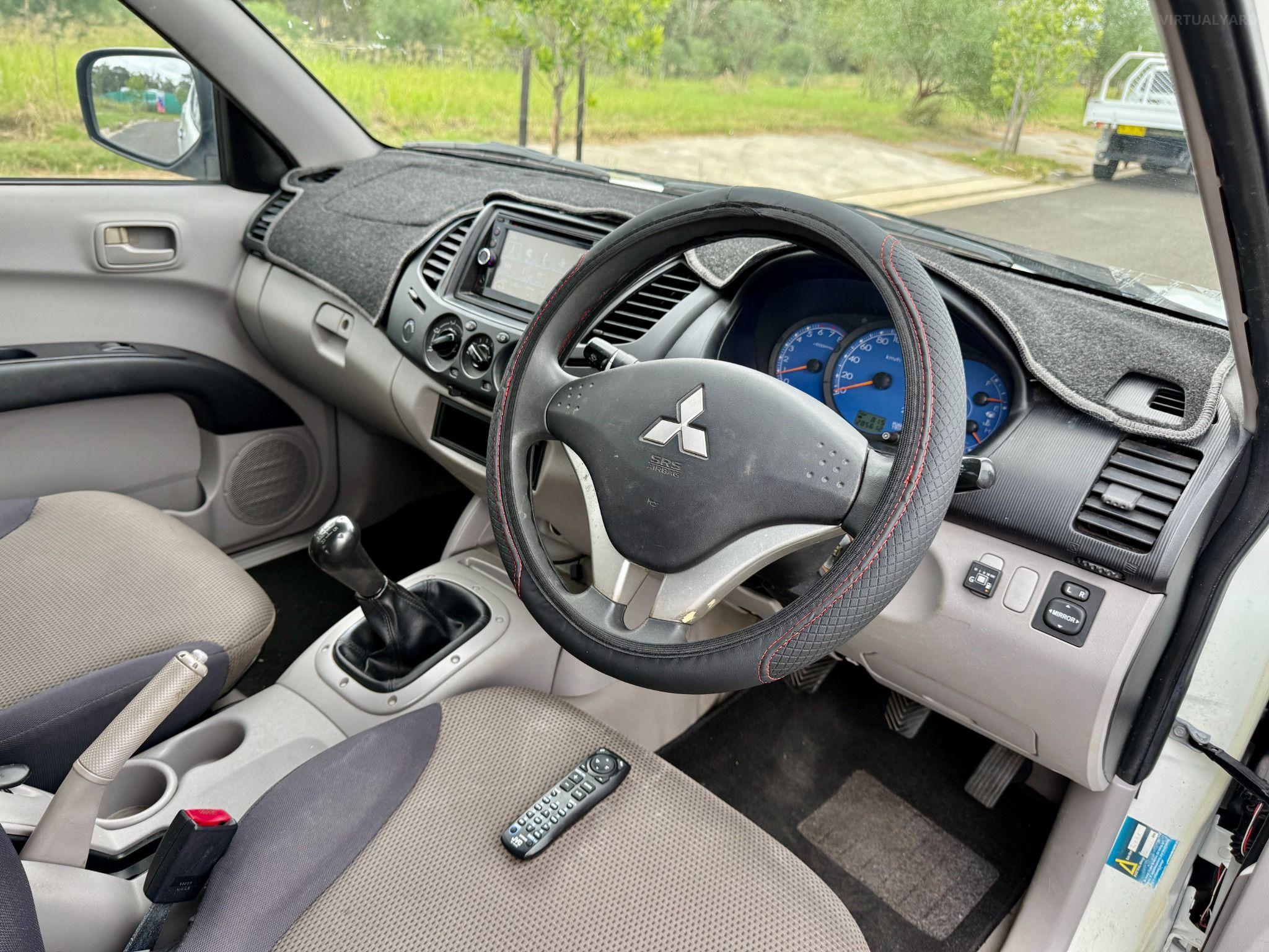 MITSUBISHI TRITON