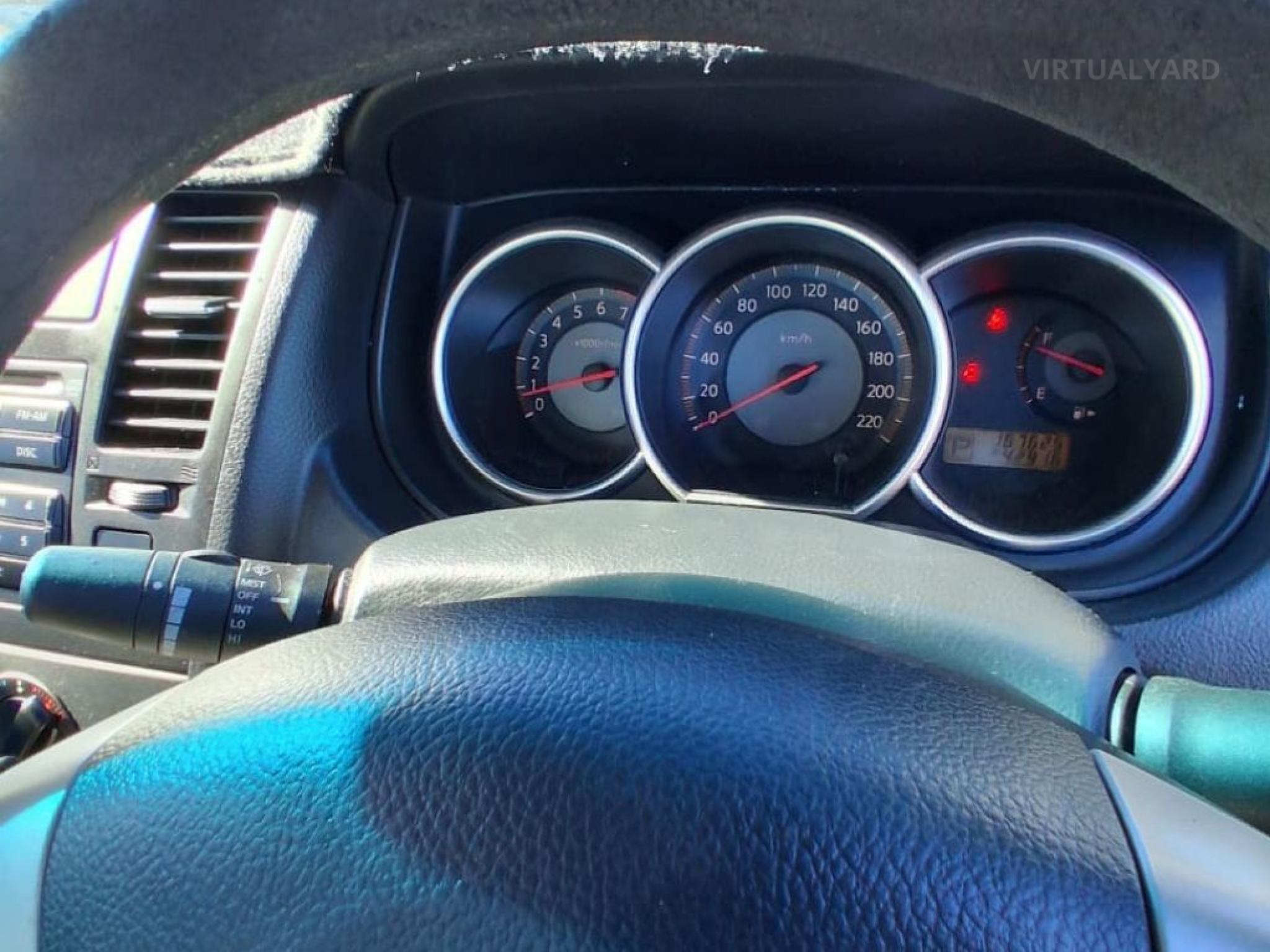 NISSAN TIIDA