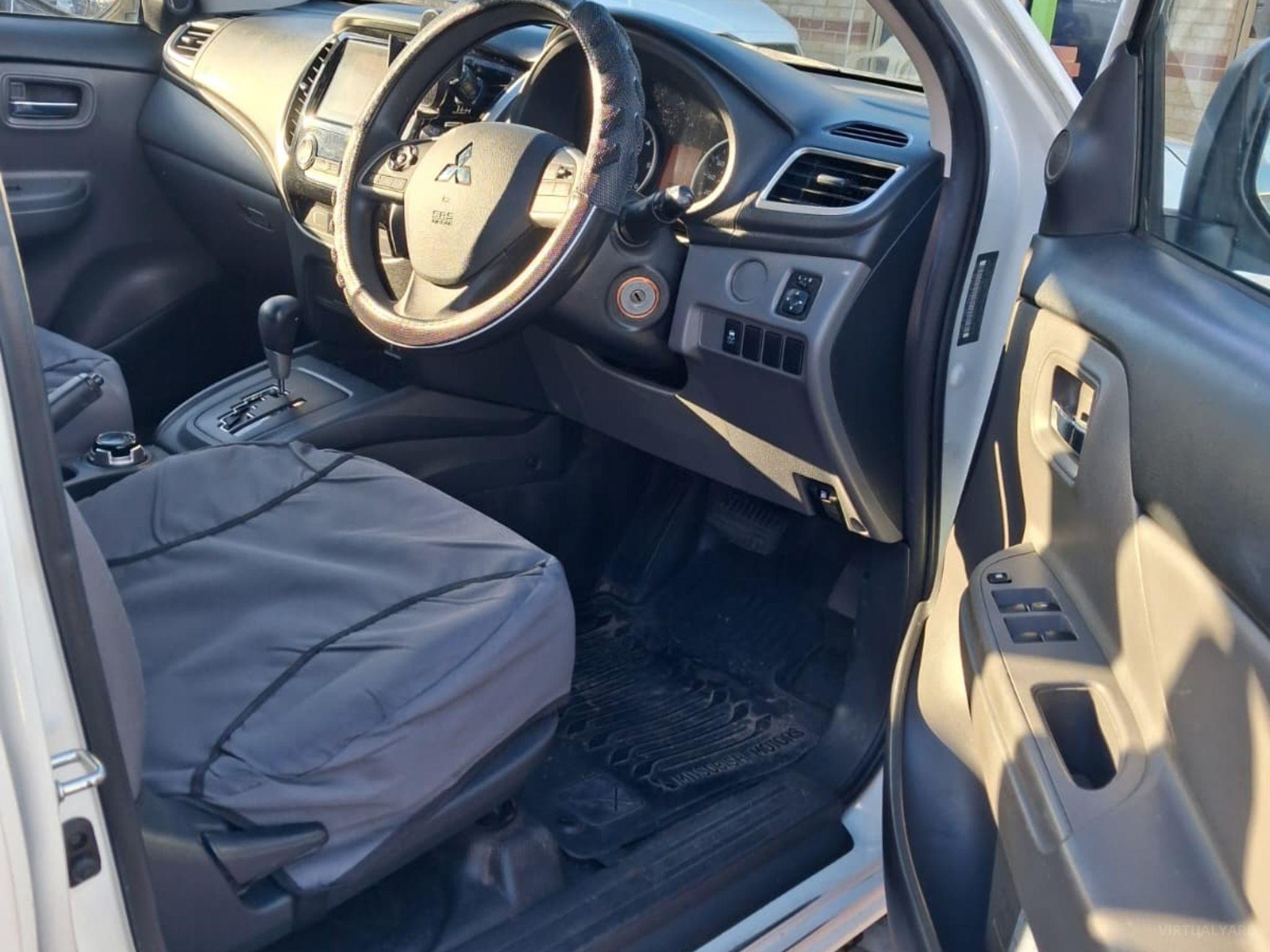 MITSUBISHI TRITON