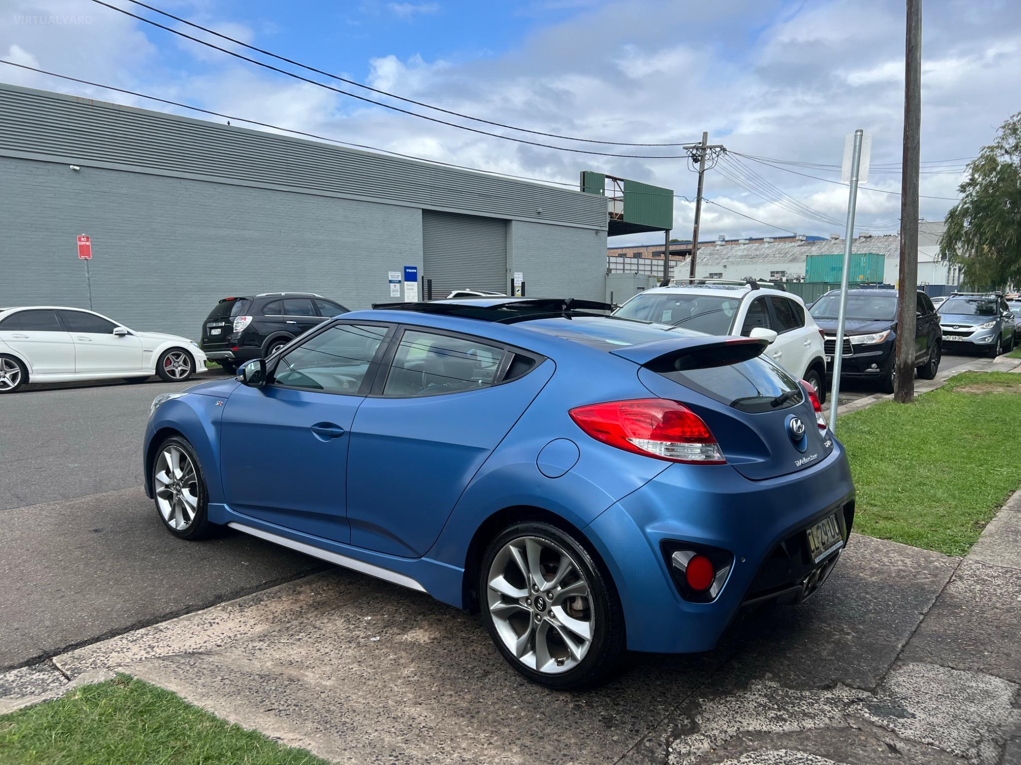 HYUNDAI VELOSTER